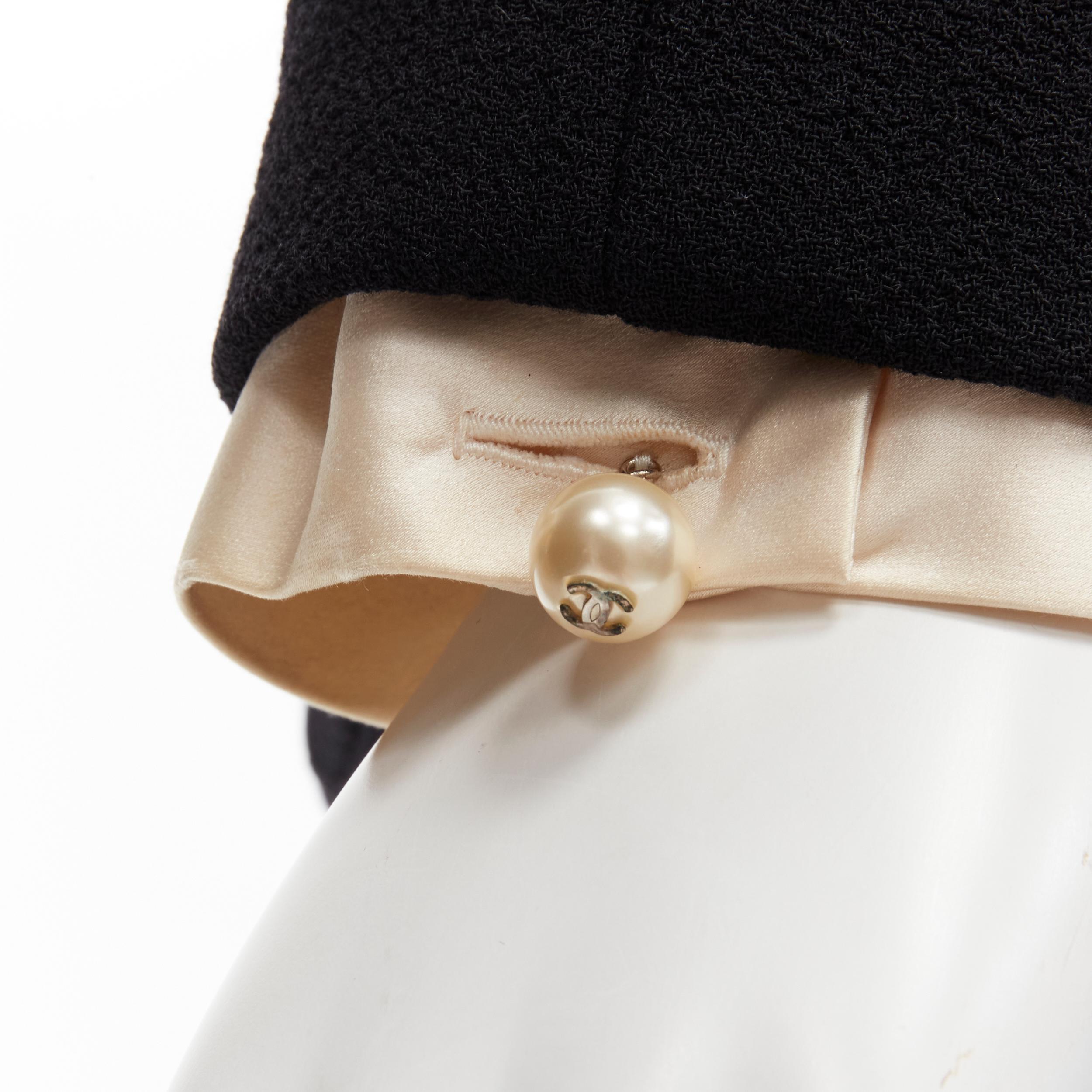 CHANEL 97A Veste à 4 poches vintage en laine noire à boutons CC et perles, taille FR 40 M en vente 2