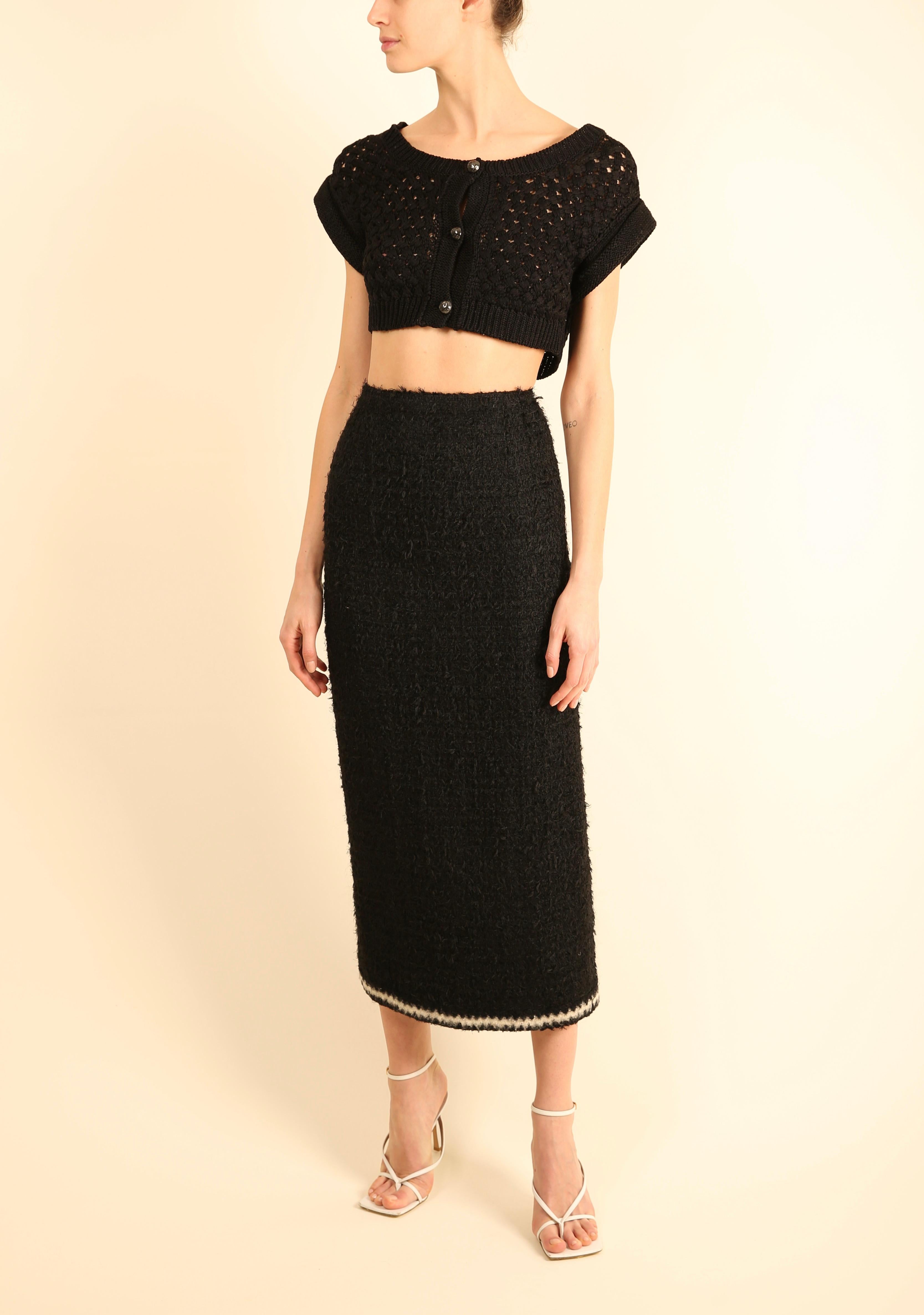 Chanel 98 Vintage Schwarz-weißes Maxikleid aus Tweed mit hoher Taille und Logo und Boucle-Logo XS im Zustand „Hervorragend“ im Angebot in Milano, Lombardia