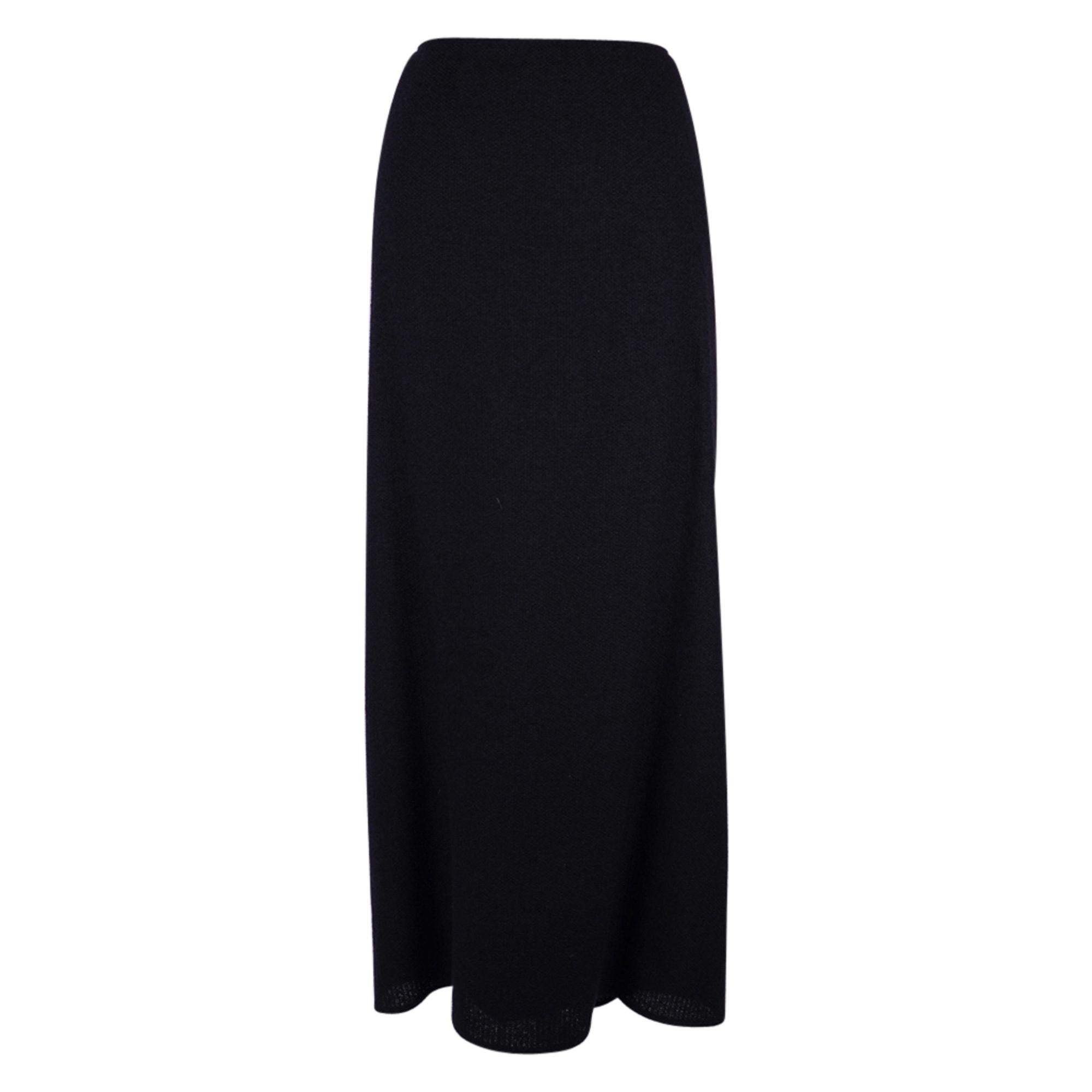 long straight black skirt