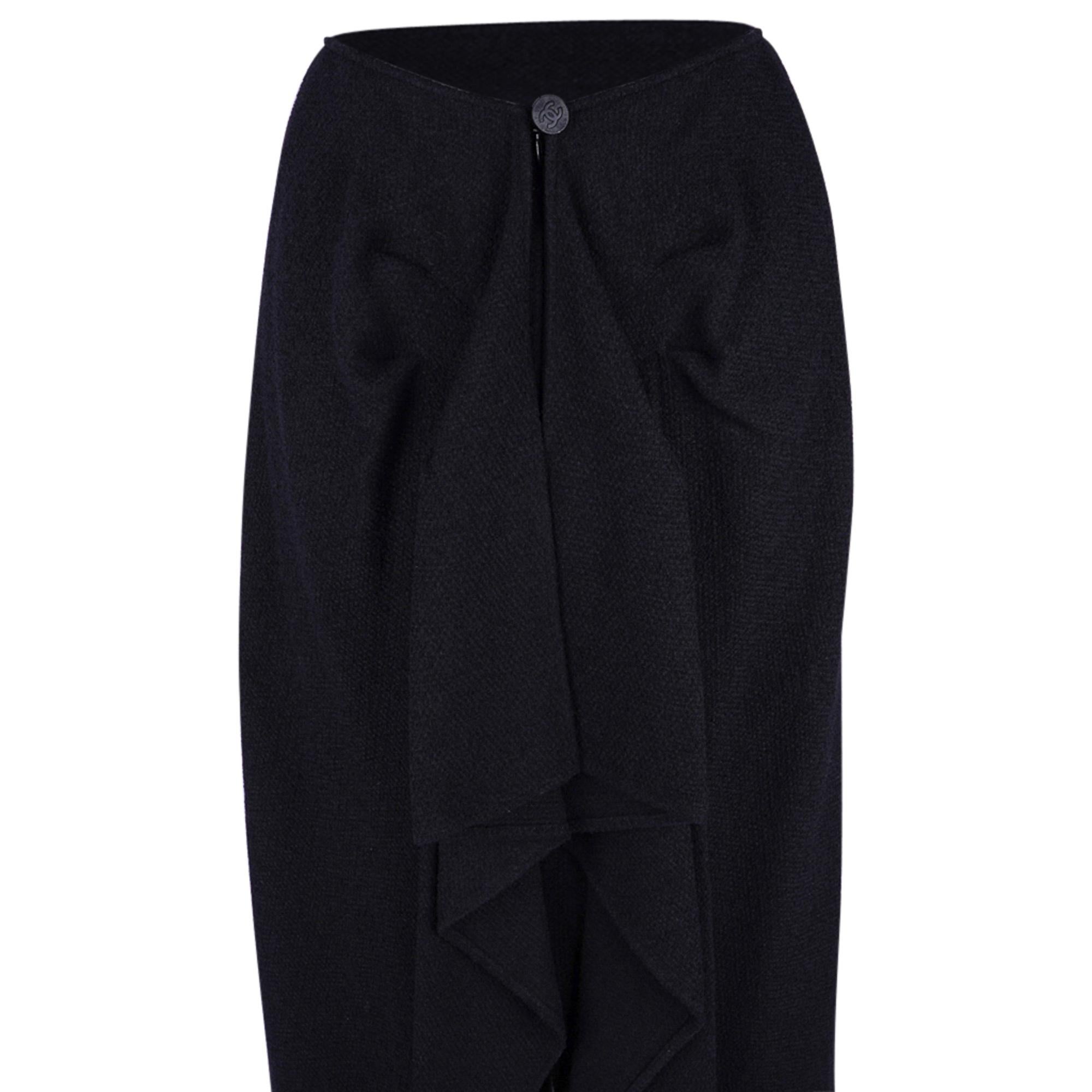 Jupe longue et droite Chanel 98A magnifiquement drapée à l'arrière, taille 36/4 en vente 2