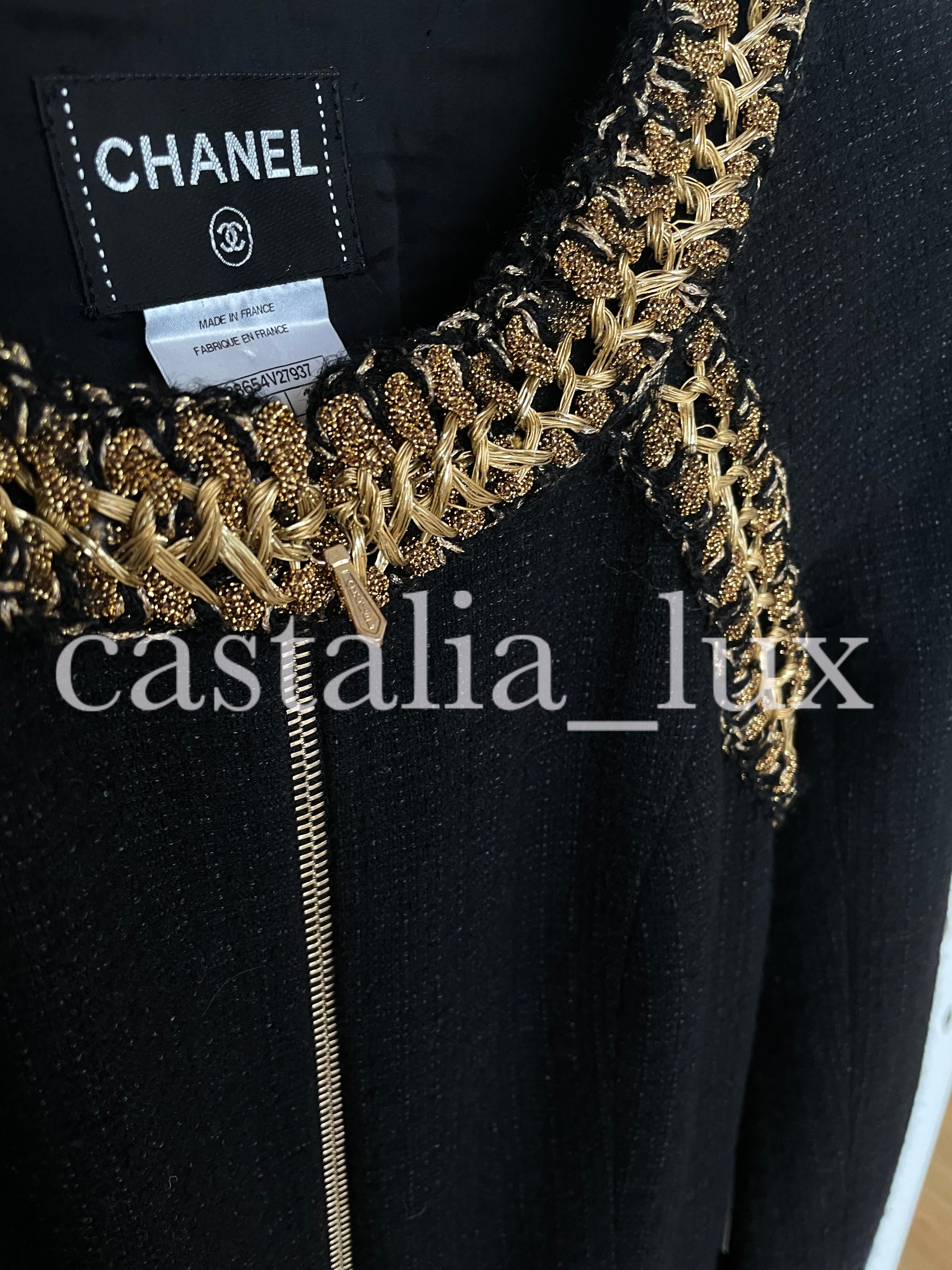 Chanel 9K$ Werbekampagne Schwarzer Tweed-Mantel aus Tweed  im Angebot 9
