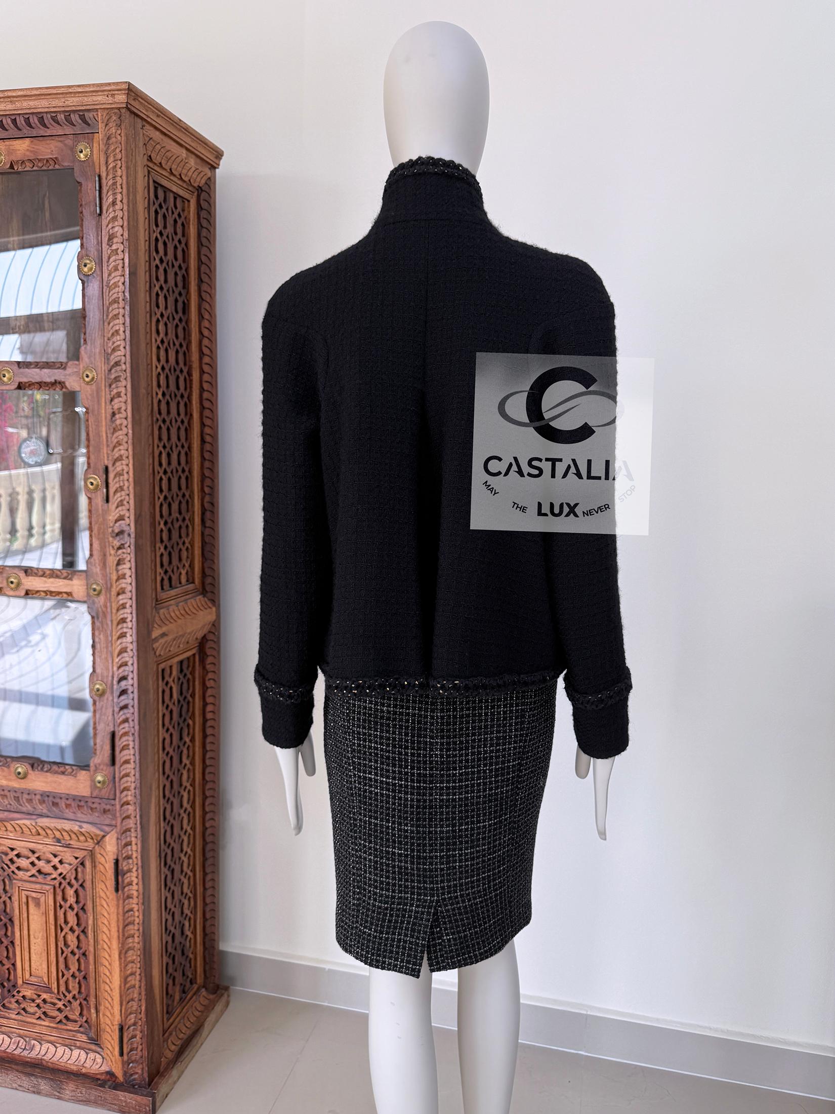 Chanel 9K$ Melania Trump Style Black Tweed Jacket with Chains 34 FR For Sale 11