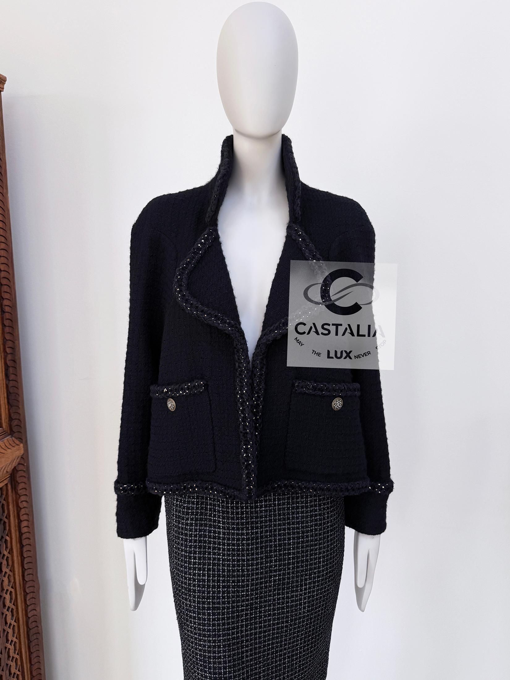 Chanel 9K$ Melania Trump Style Black Tweed Jacket with Chains 34 FR For Sale 12