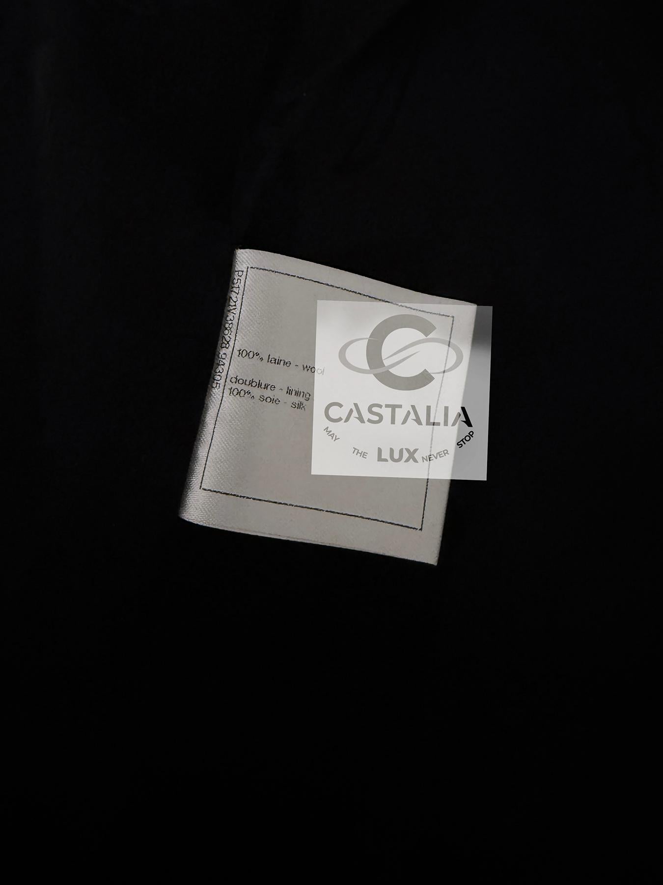 Chanel 9K$ Giacca in tweed nero stile Melania Trump con catene 34 FR in vendita 15