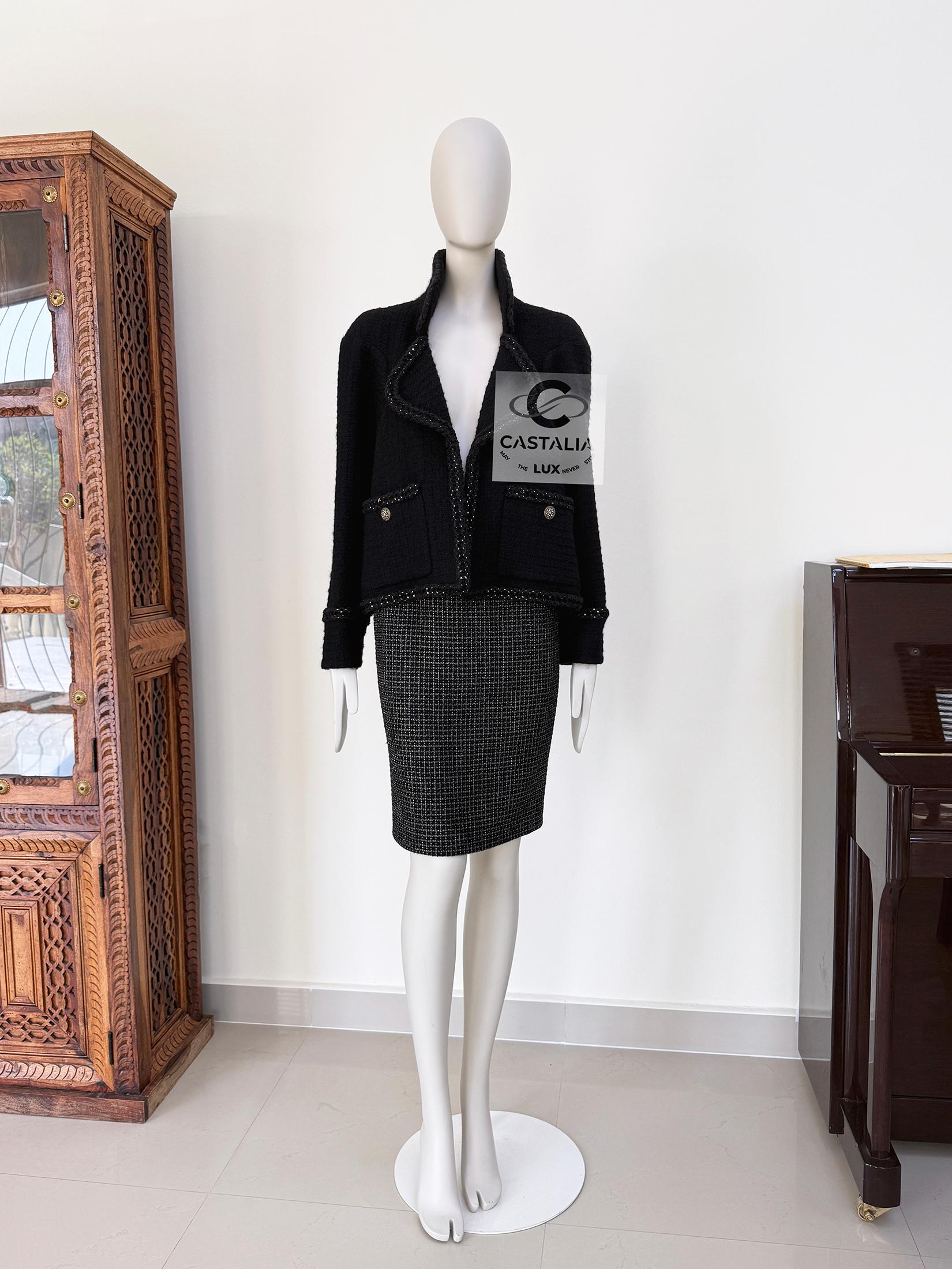 Chanel 9K$ Melania Trump Style Black Tweed Jacket with Chains 34 FR For Sale 5