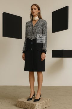 Chanel 9K$ New CC Gripoix Buttons Artifact Tweed Jacket 36 FR