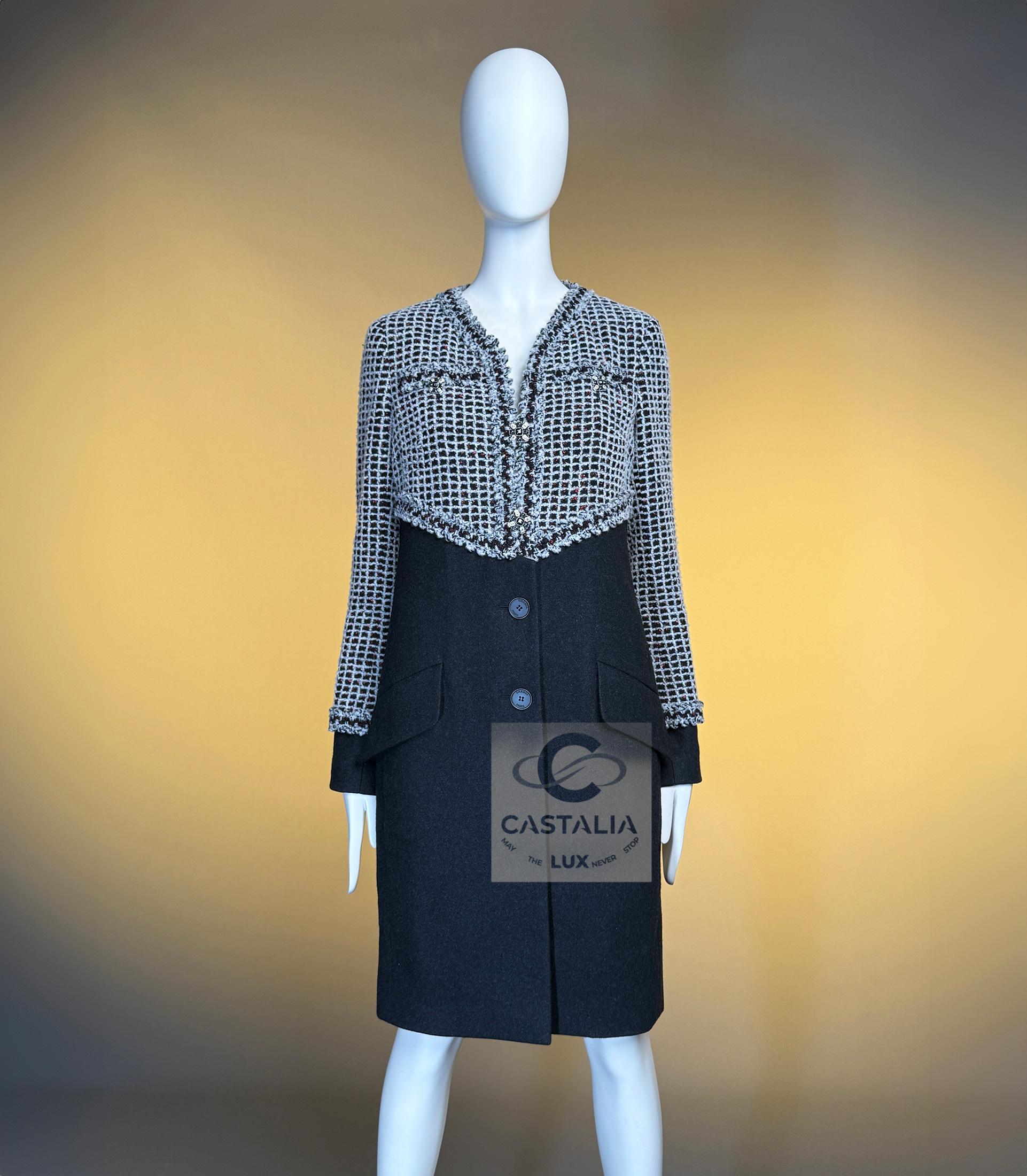 Chanel 9K$ neue CC Gripoix Knöpfe Artefakt Tweed Jacke 36 FR im Angebot 1