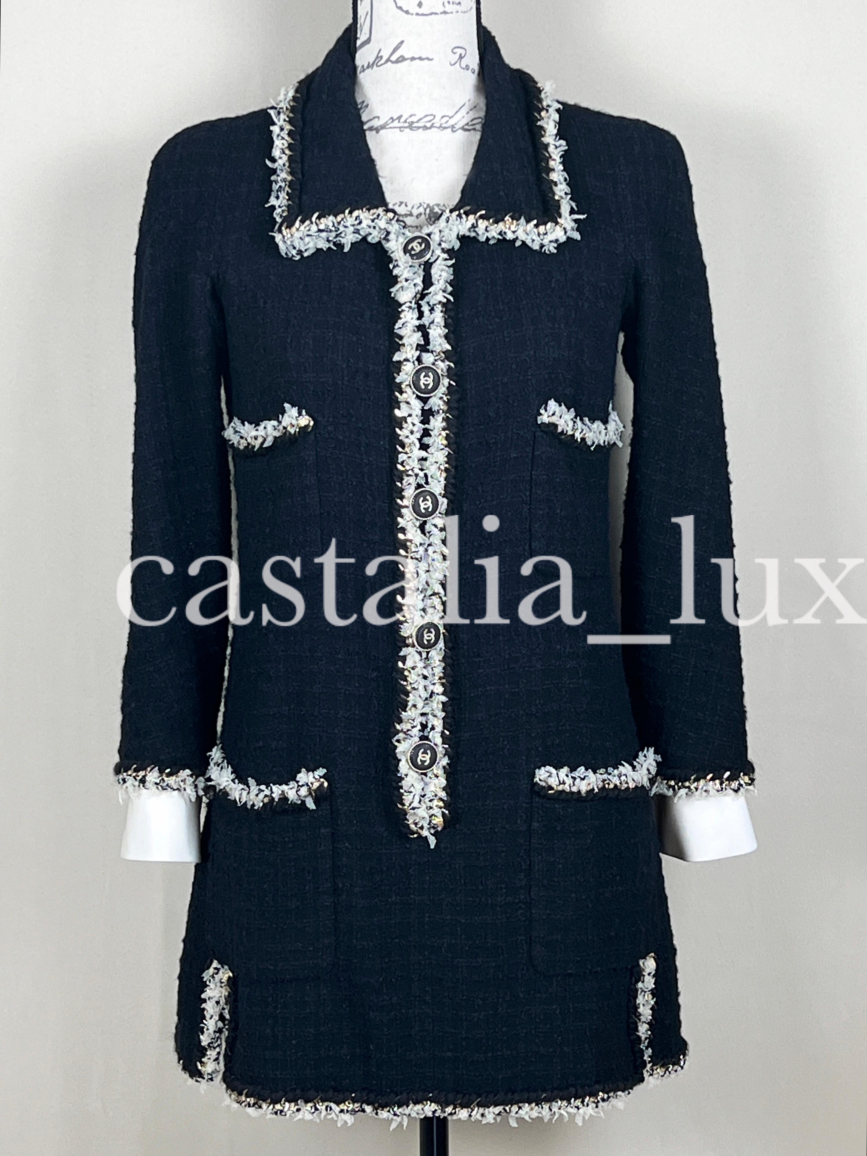  Robe Chanel 9 carats à maillons en tweed neuf Unisexe 