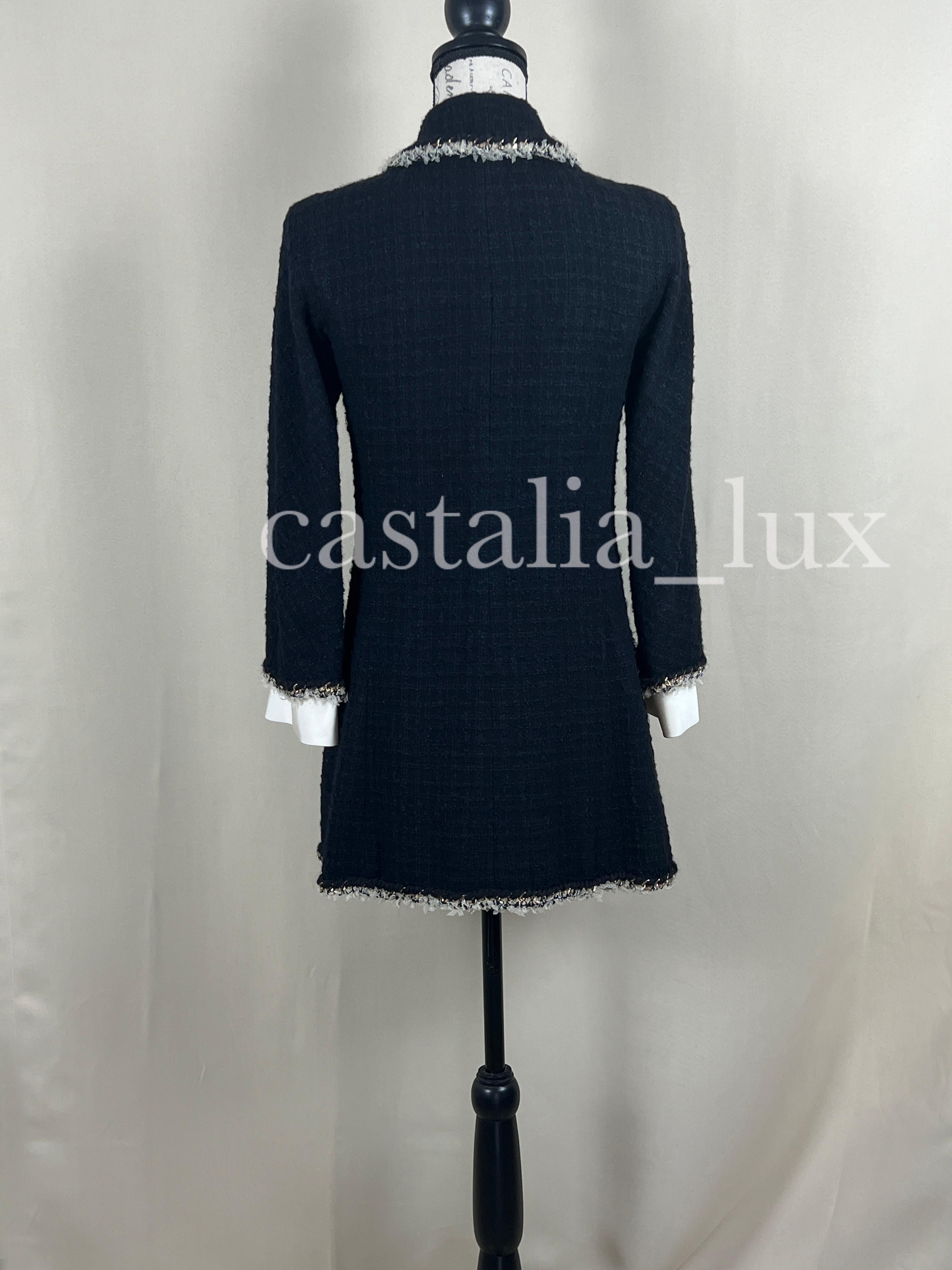Robe Chanel 9 carats à maillons en tweed neuf 4