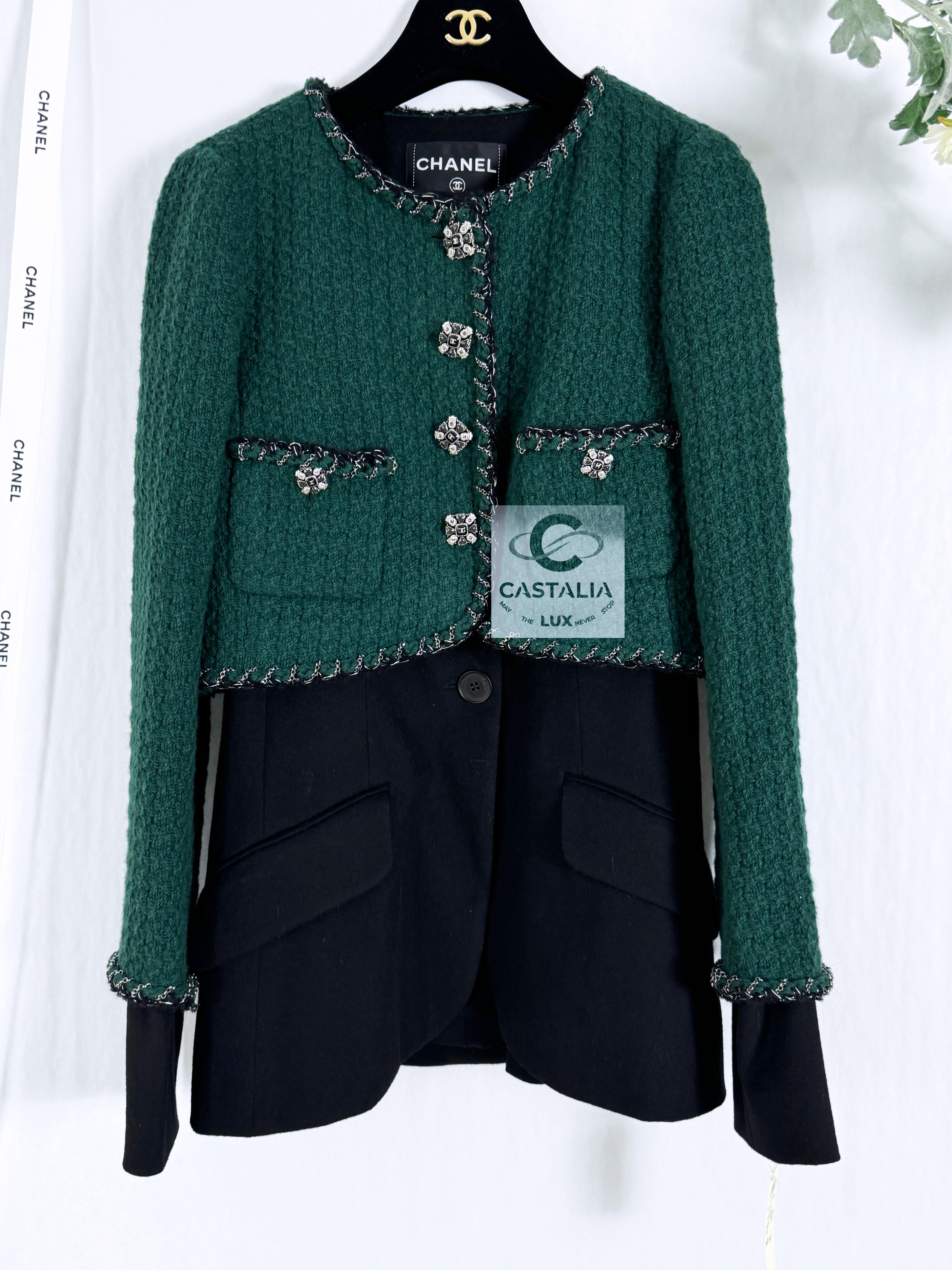 Women's or Men's Chanel 9K$ New Chain Trim Jacket with Jewel Buttons
