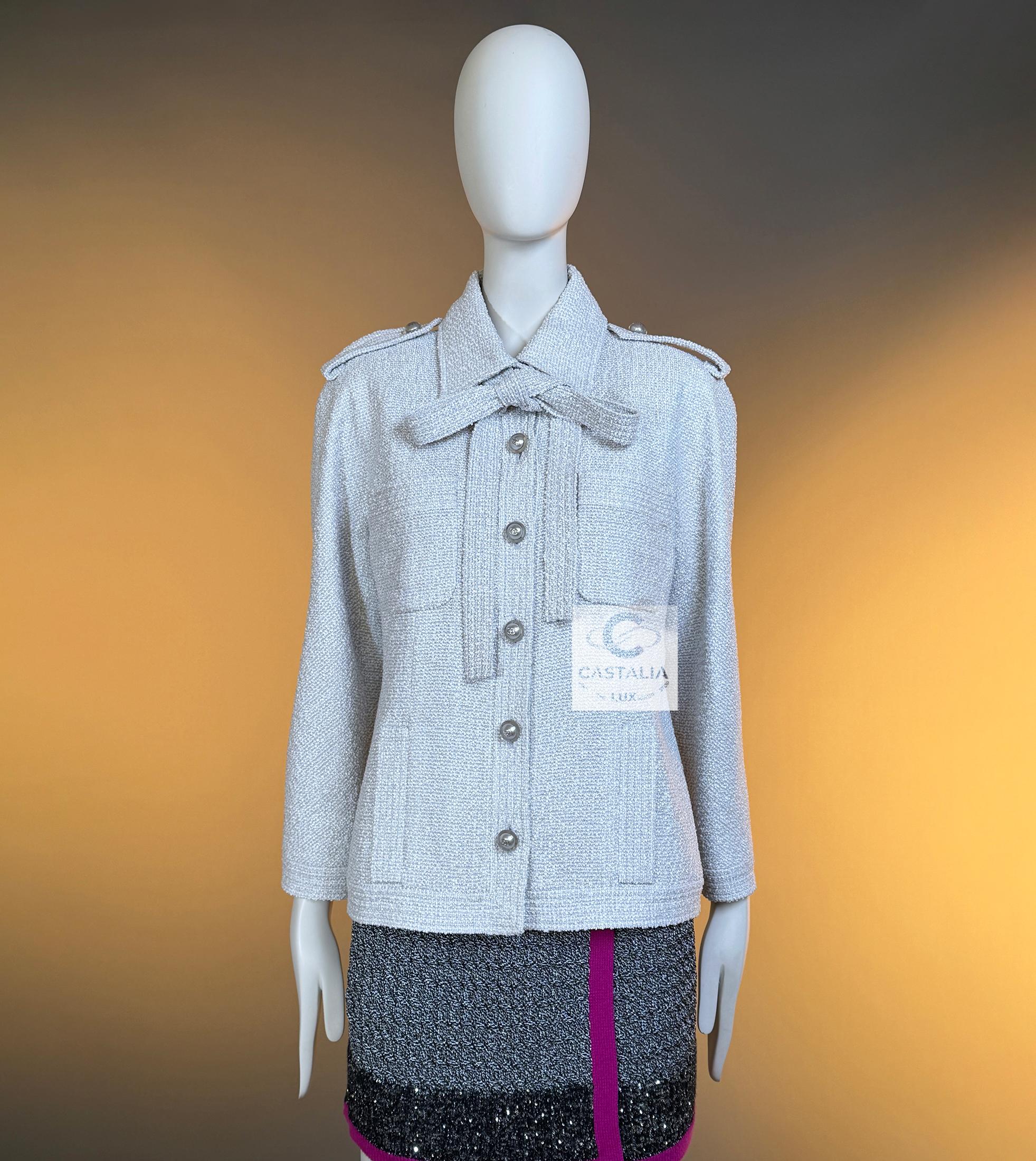 CHANEL 9K$ New Interstellar Schimmer Tweed Jacke 42 FR für Damen oder Herren im Angebot