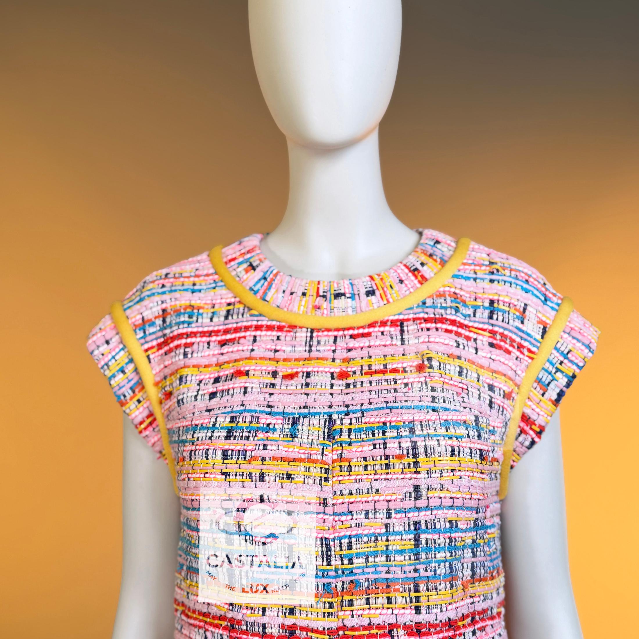 CHANEL 9K$ New Robot Collection Lesage Robe en tweed 36 FR en vente 5