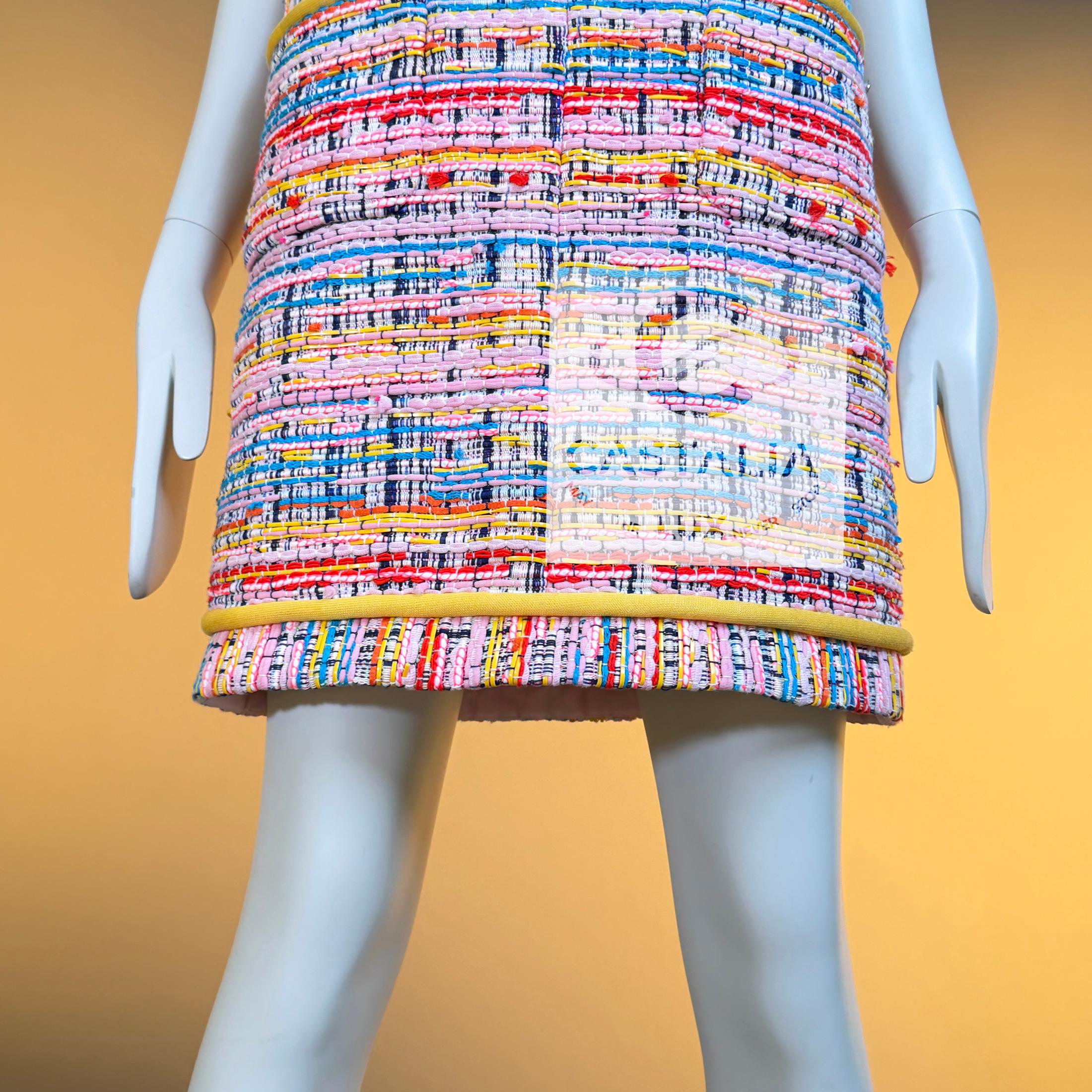 CHANEL 9K$ New Robot Collection Lesage Robe en tweed 36 FR en vente 9