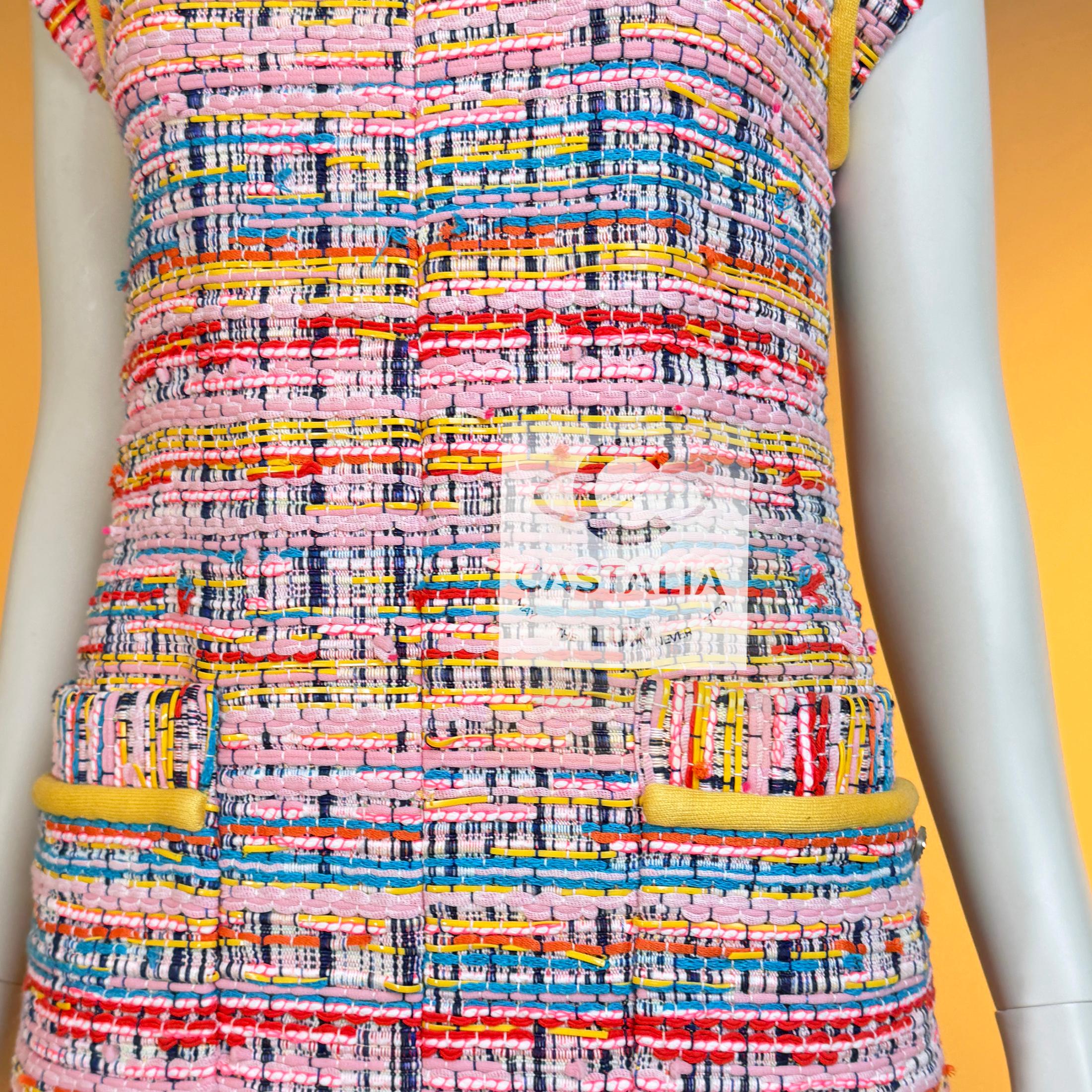 CHANEL 9K$ New Robot Collection Lesage Robe en tweed 36 FR en vente 10