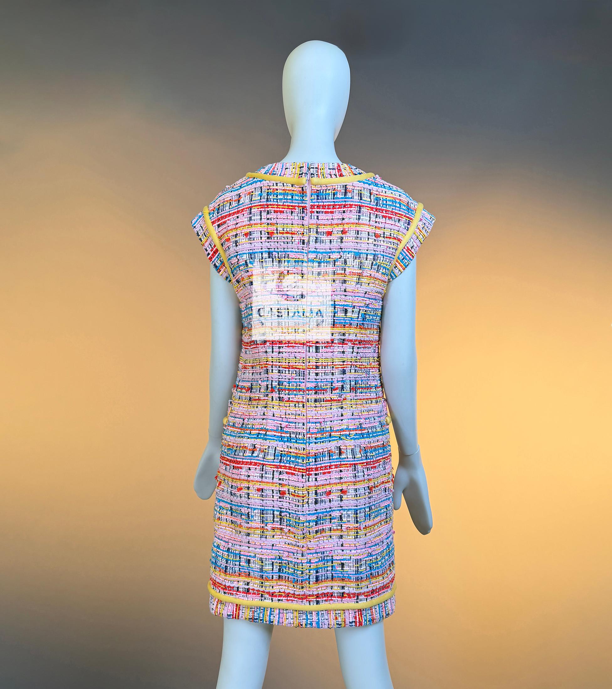 CHANEL 9K$ New Robot Collection Lesage Robe en tweed 36 FR en vente 12