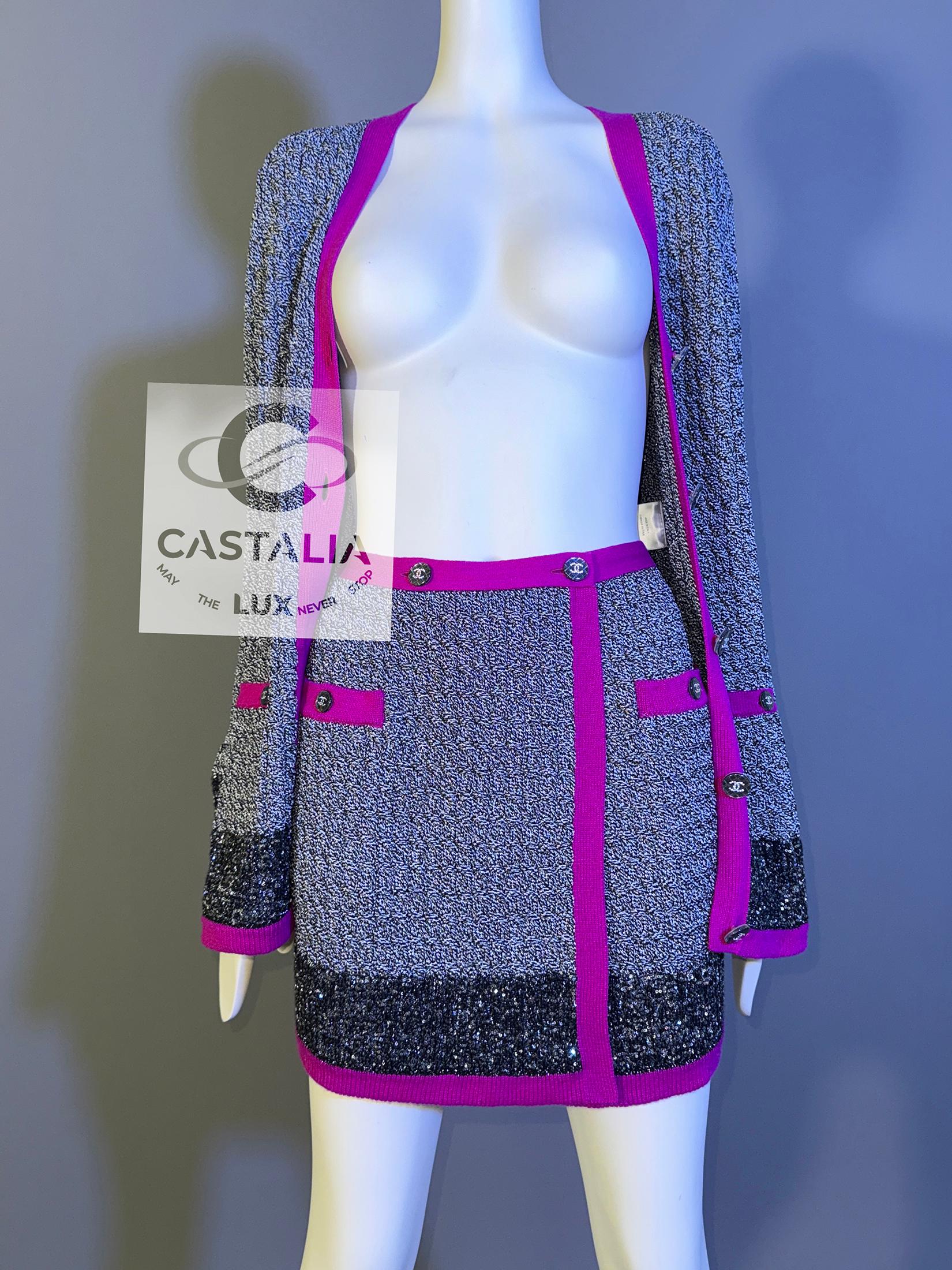 Ensemble Chanel neuf orné de sequins 34 FR 9K$ en vente 7