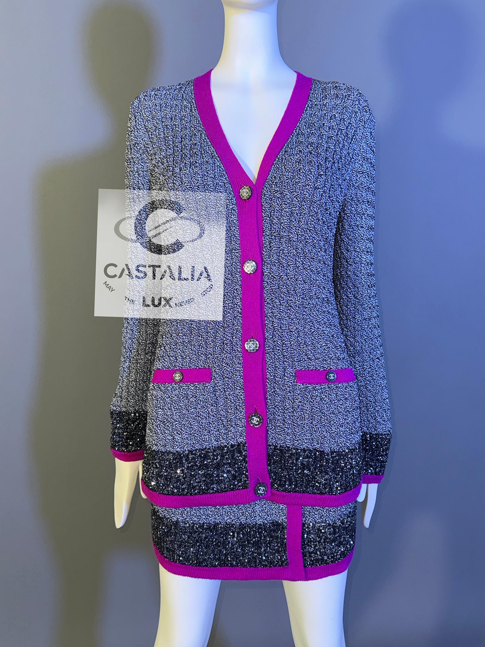 Ensemble Chanel neuf orné de sequins 34 FR 9K$ en vente 4