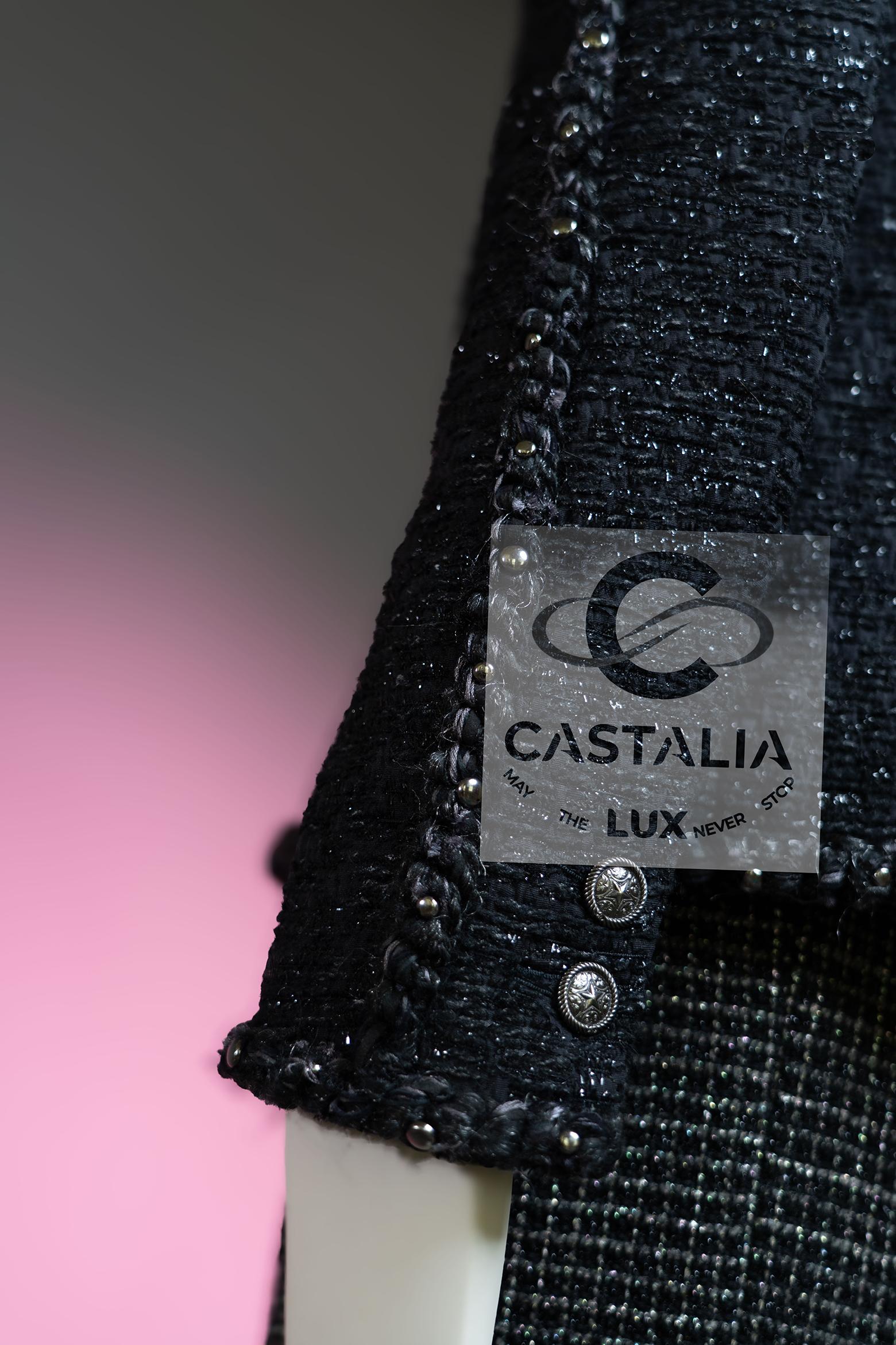 Chanel 9K$ Paris / Dallas Schwarze Tweedjacke mit Metallnieten 42 FR im Angebot 6