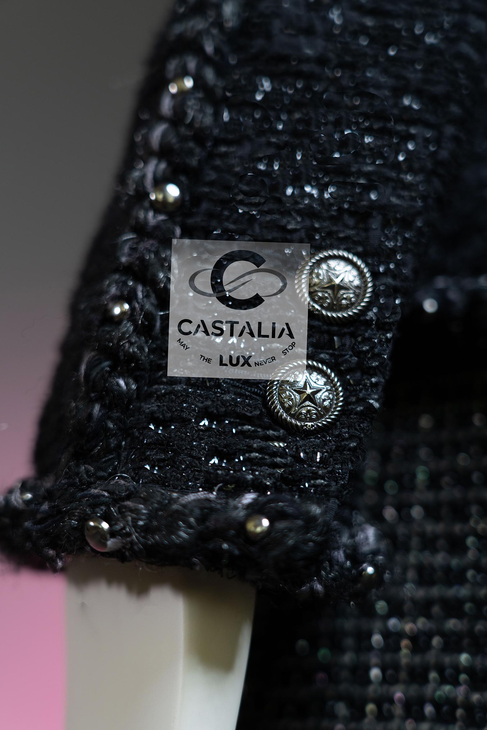 Chanel 9K$ Paris / Dallas Schwarze Tweedjacke mit Metallnieten 42 FR im Angebot 7