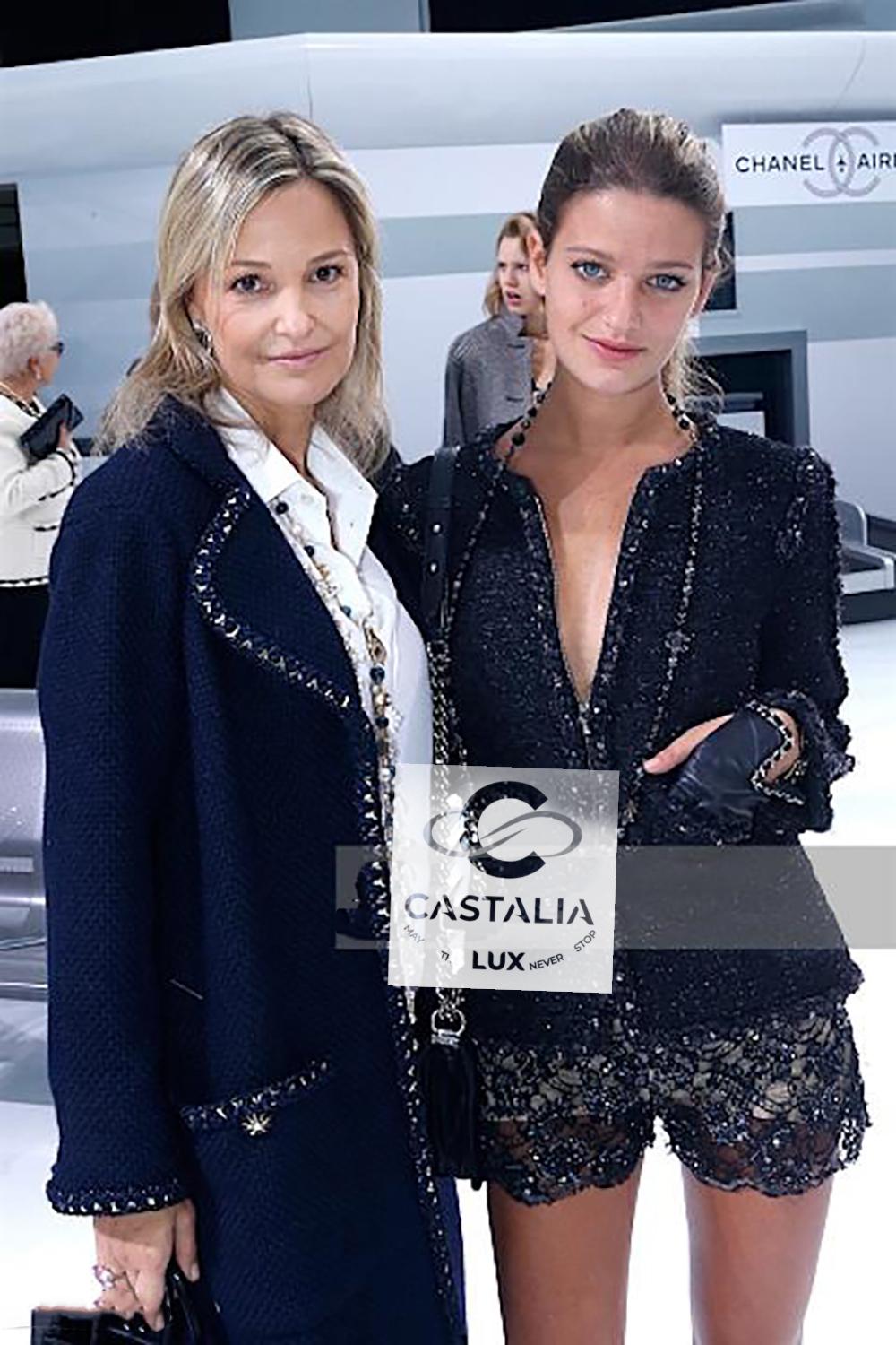 Chanel 9K$ Paris / Dallas Schwarze Tweedjacke mit Metallnieten 42 FR im Zustand „Hervorragend“ im Angebot in Dubai, AE