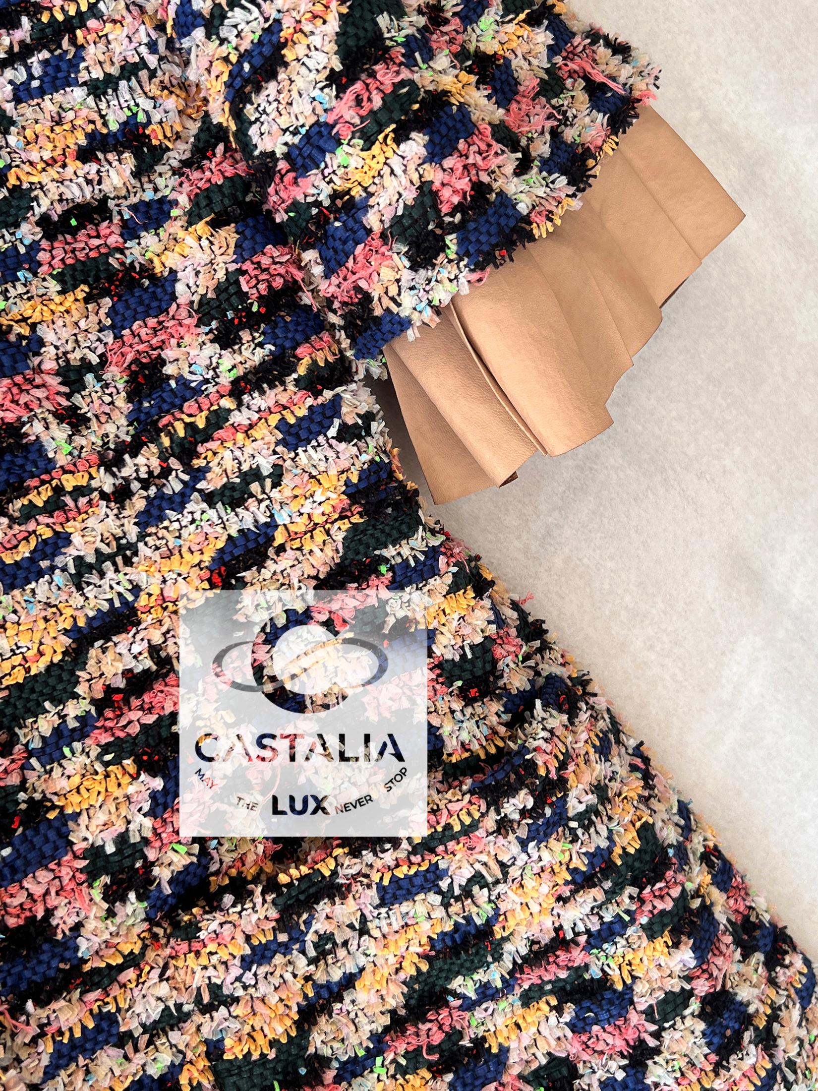 CHANEL 9K$ Paris / Dubai Runway Veste en tweed kaléidoscopique 38 FR en vente 3