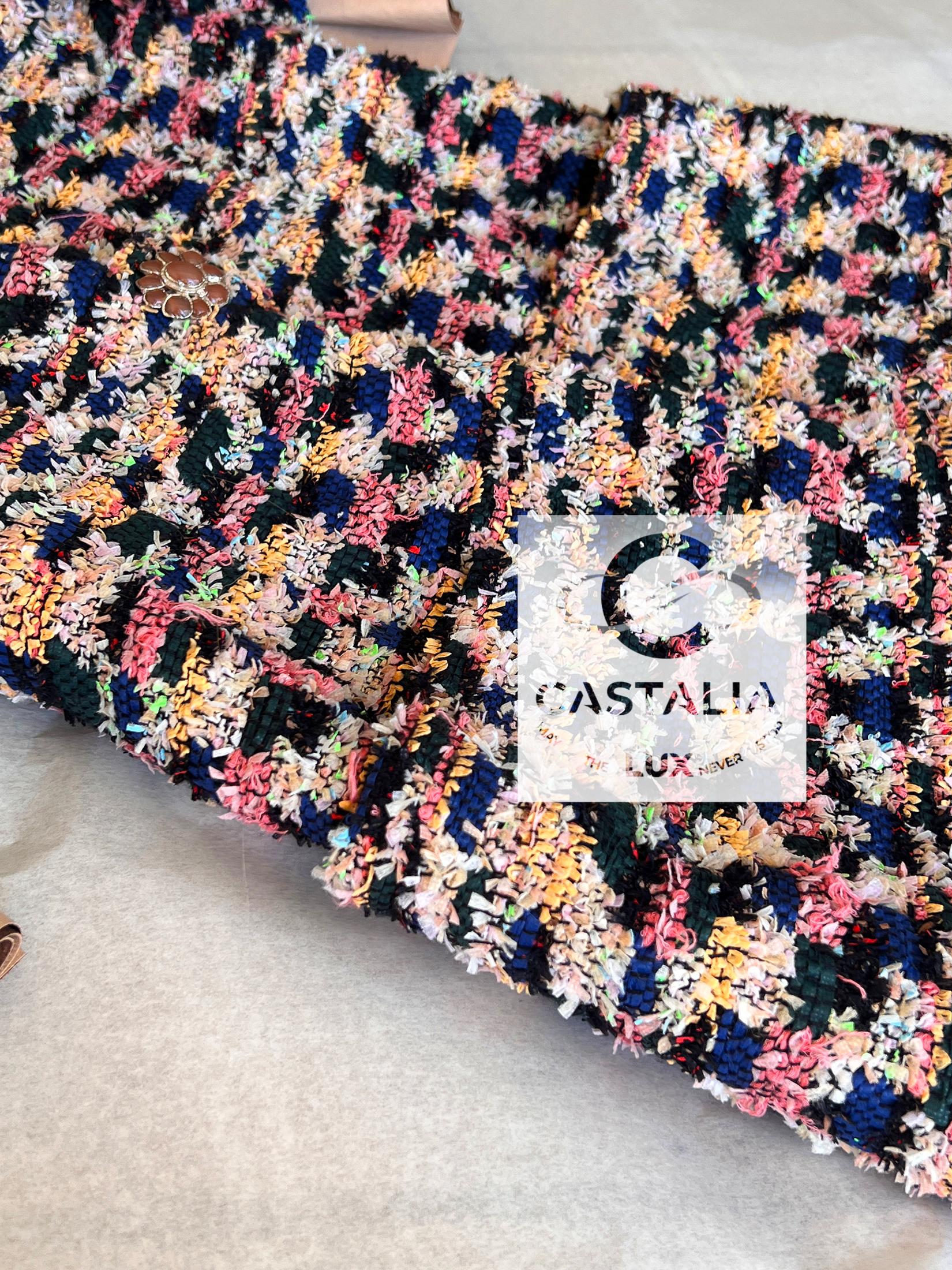 CHANEL 9K$ Paris / Dubai Runway Veste en tweed kaléidoscopique 38 FR en vente 4