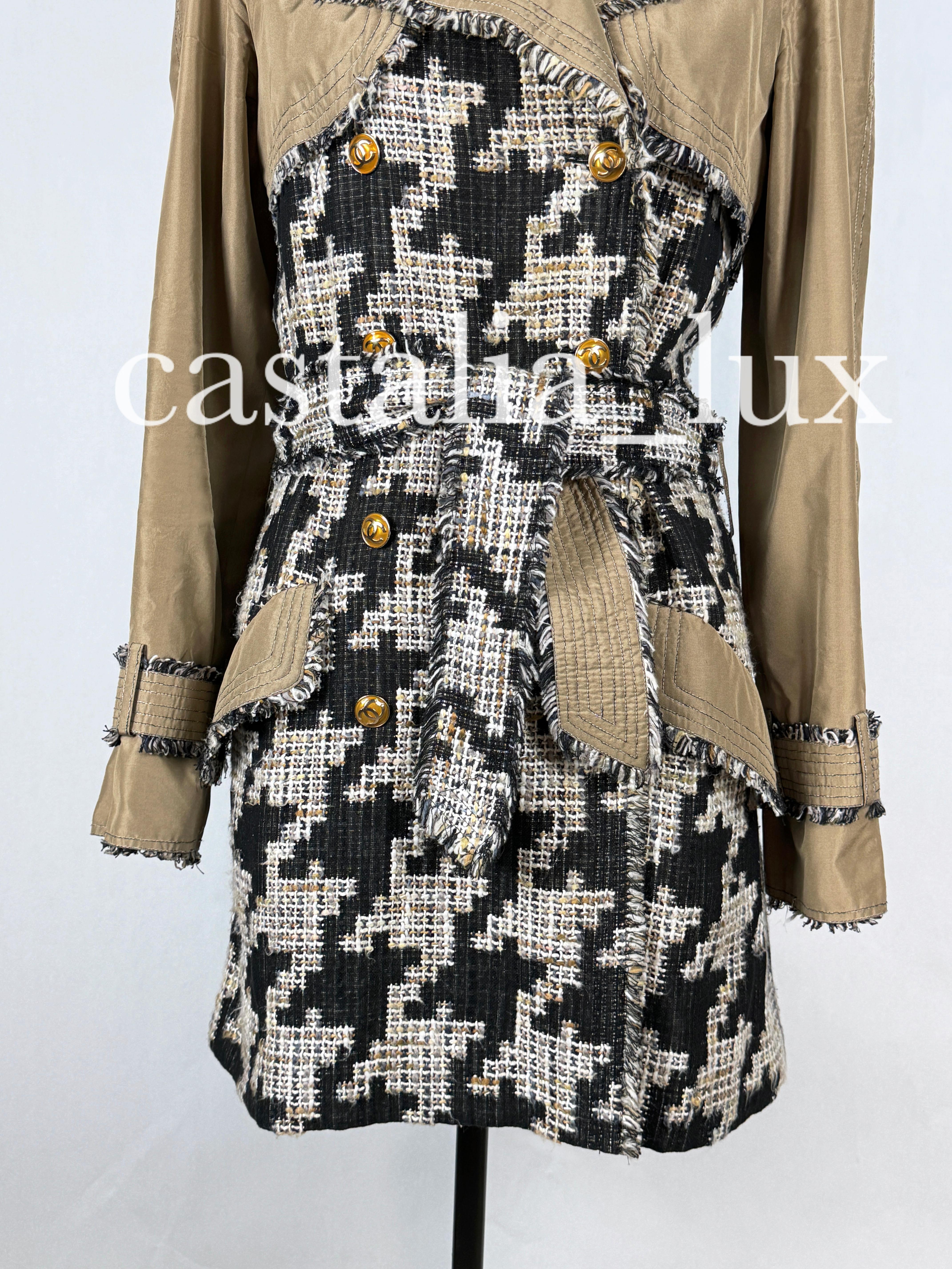 Chanel 9K$ Rarest Vogue Cover Tweed Trench Coat For Sale 8