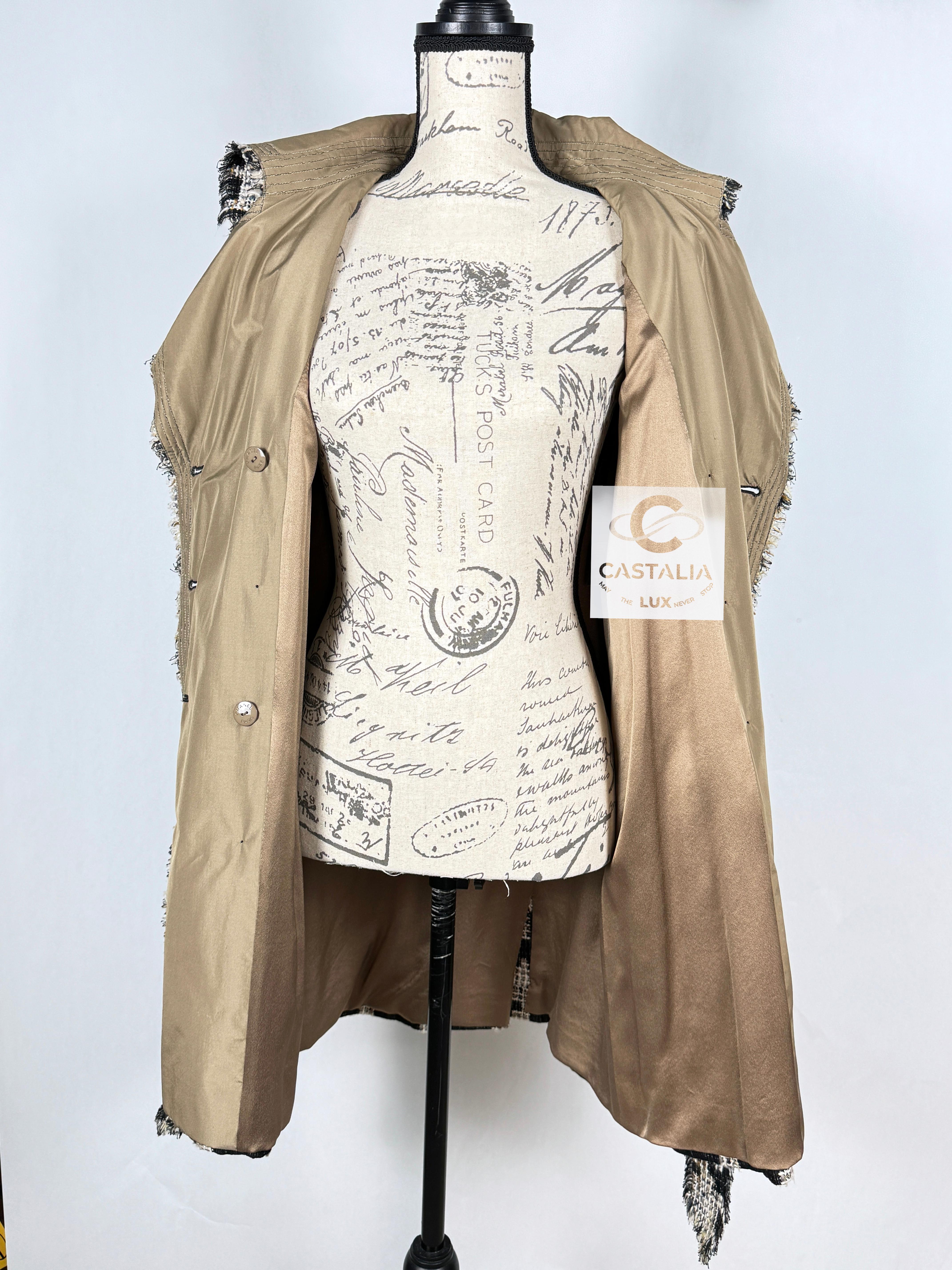 Chanel 9K$ Rarest Vogue Cover Tweed Trench Coat 11