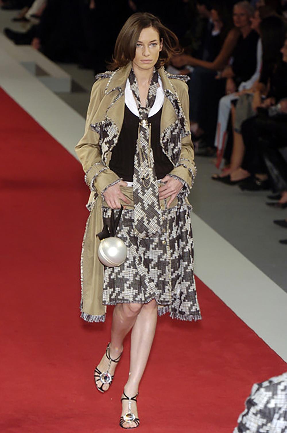 Chanel 9K$ Rarest Vogue Cover Tweed Trench Coat In Excellent Condition In Dubai, AE
