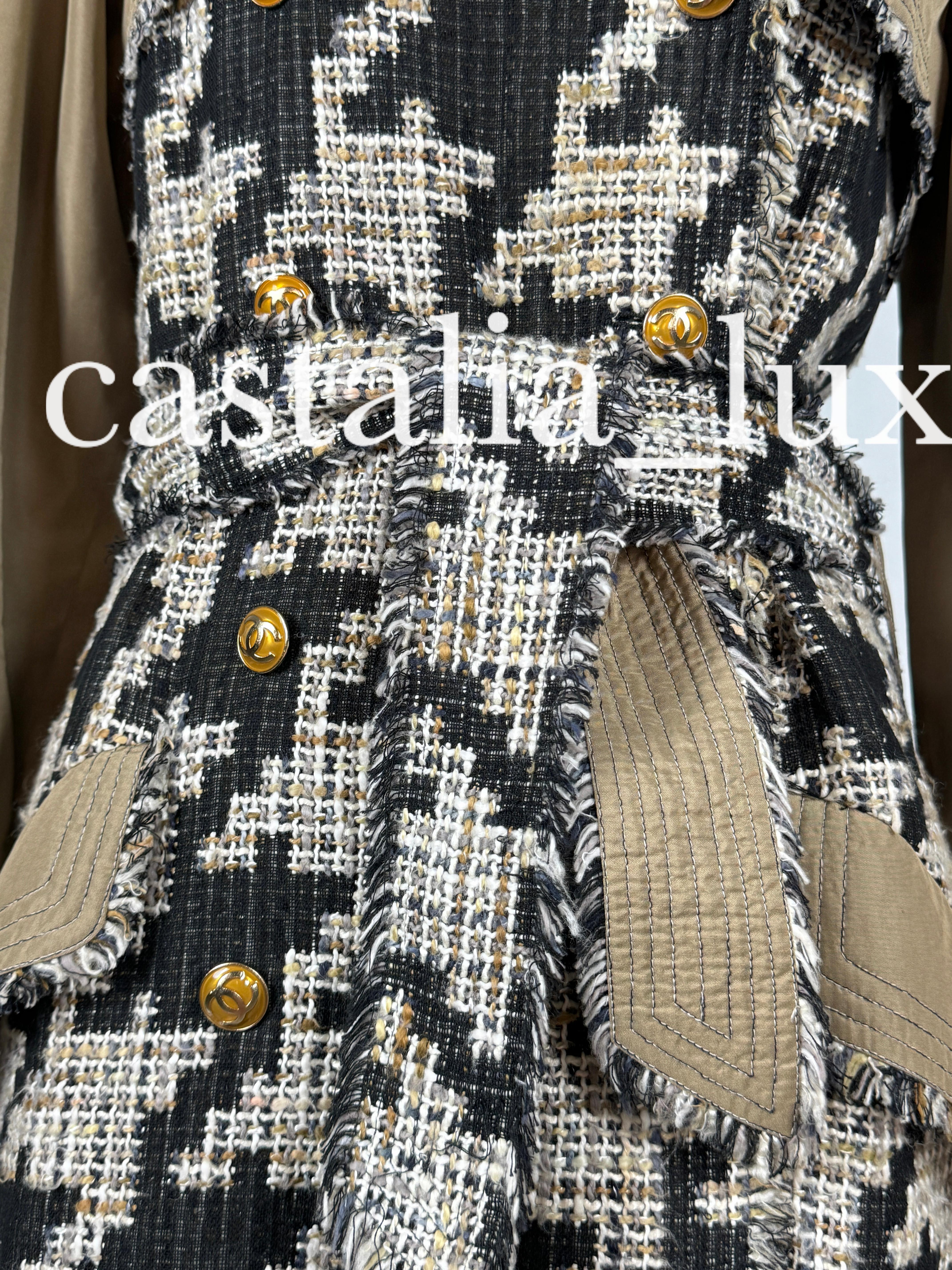 Chanel 9K$ Rarest Vogue Cover Tweed Trench Coat For Sale 4