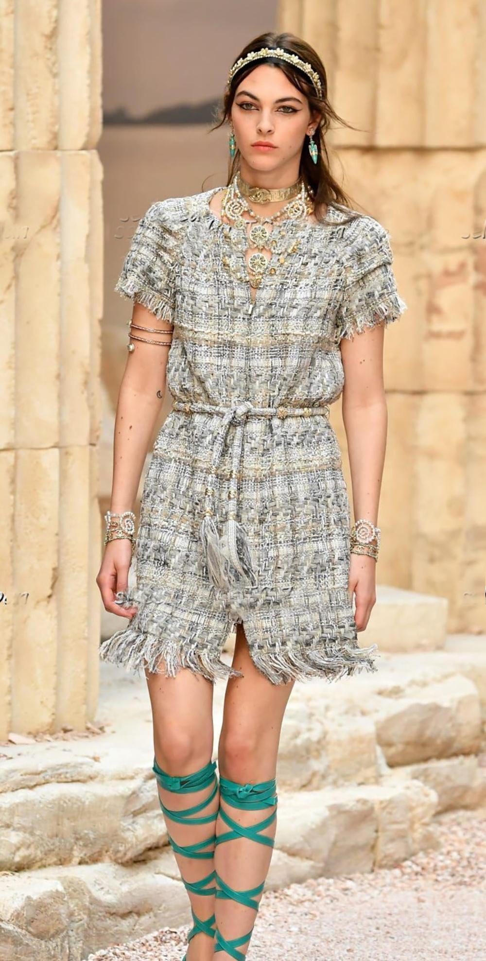 Chanel 9K Ribbon Tweed Belted Dress In Excellent Condition In Dubai, AE