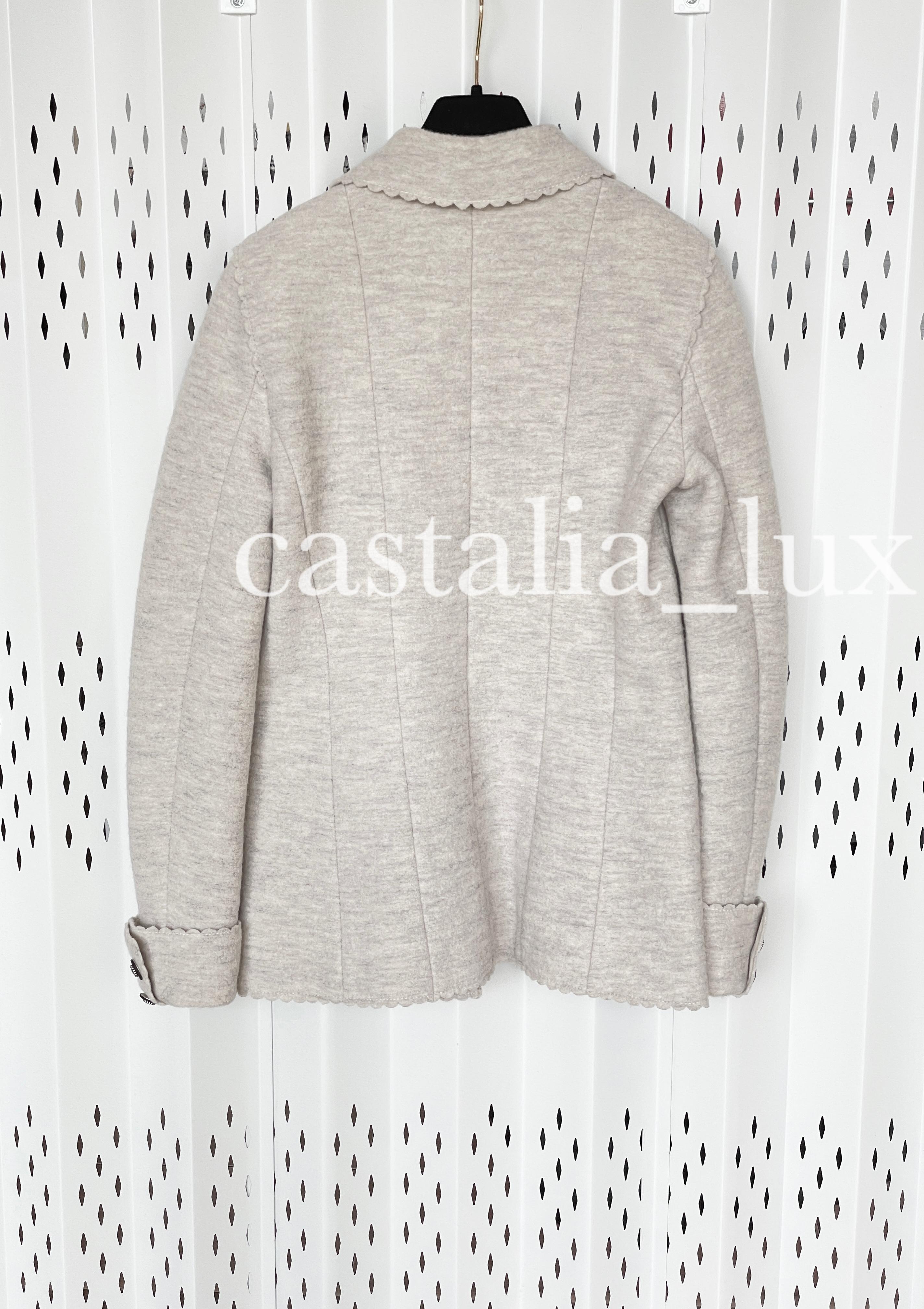 Chanel 9K$ Runway Paris / Dallas Beige Tweed Jacke 36 FR im Angebot 8