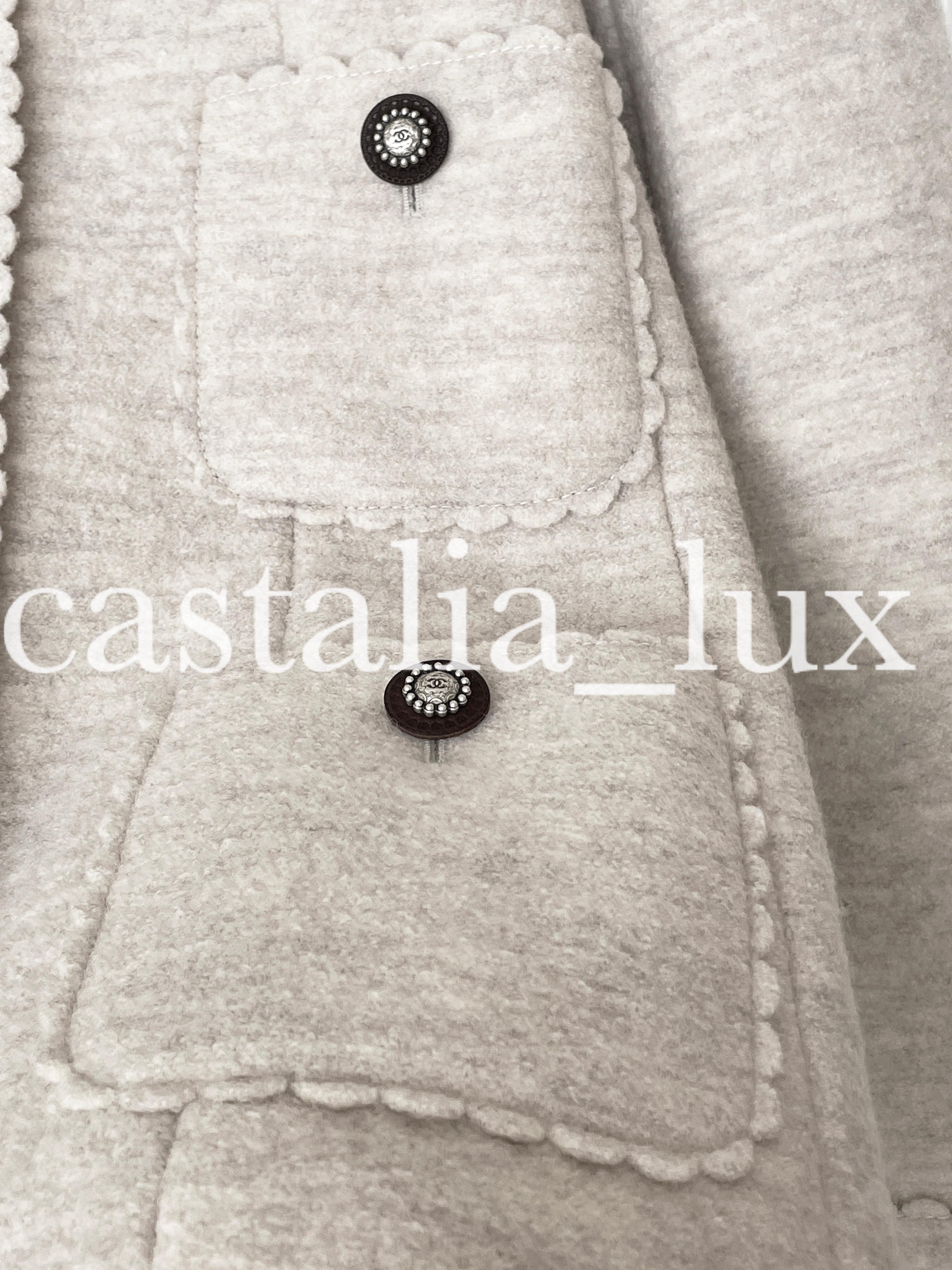 Chanel 9K$ Runway Paris / Dallas Beige Tweed Jacke 36 FR im Angebot 11