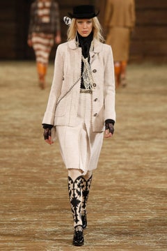 Chanel 9K$ Runway Paris / Dallas Beige Tweed Jacket 36 FR