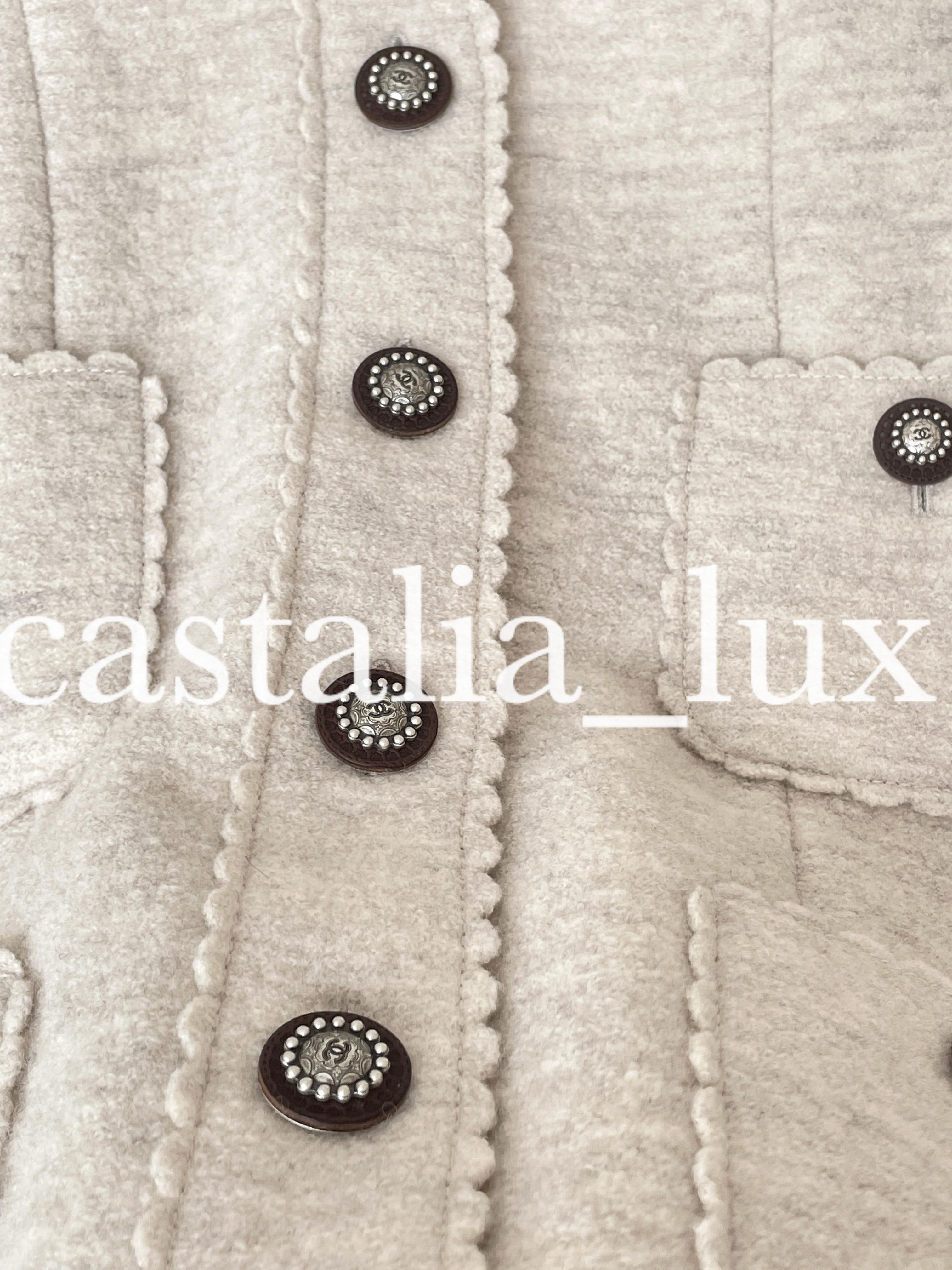 Chanel 9K$ Runway Paris / Dallas Beige Tweed Jacke 36 FR im Angebot 1