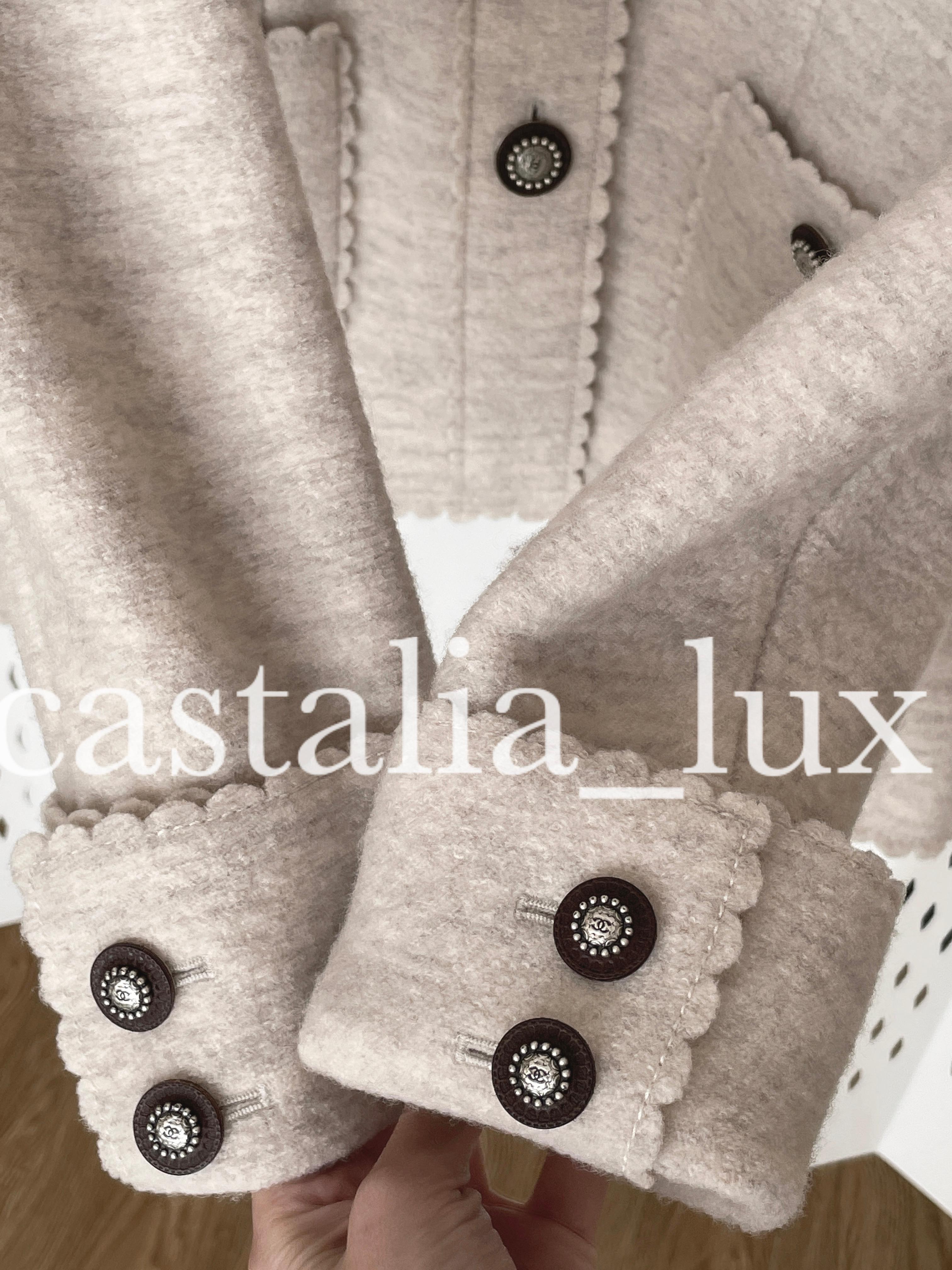 Chanel 9K$ Runway Paris / Dallas Beige Tweed Jacke 36 FR im Angebot 4