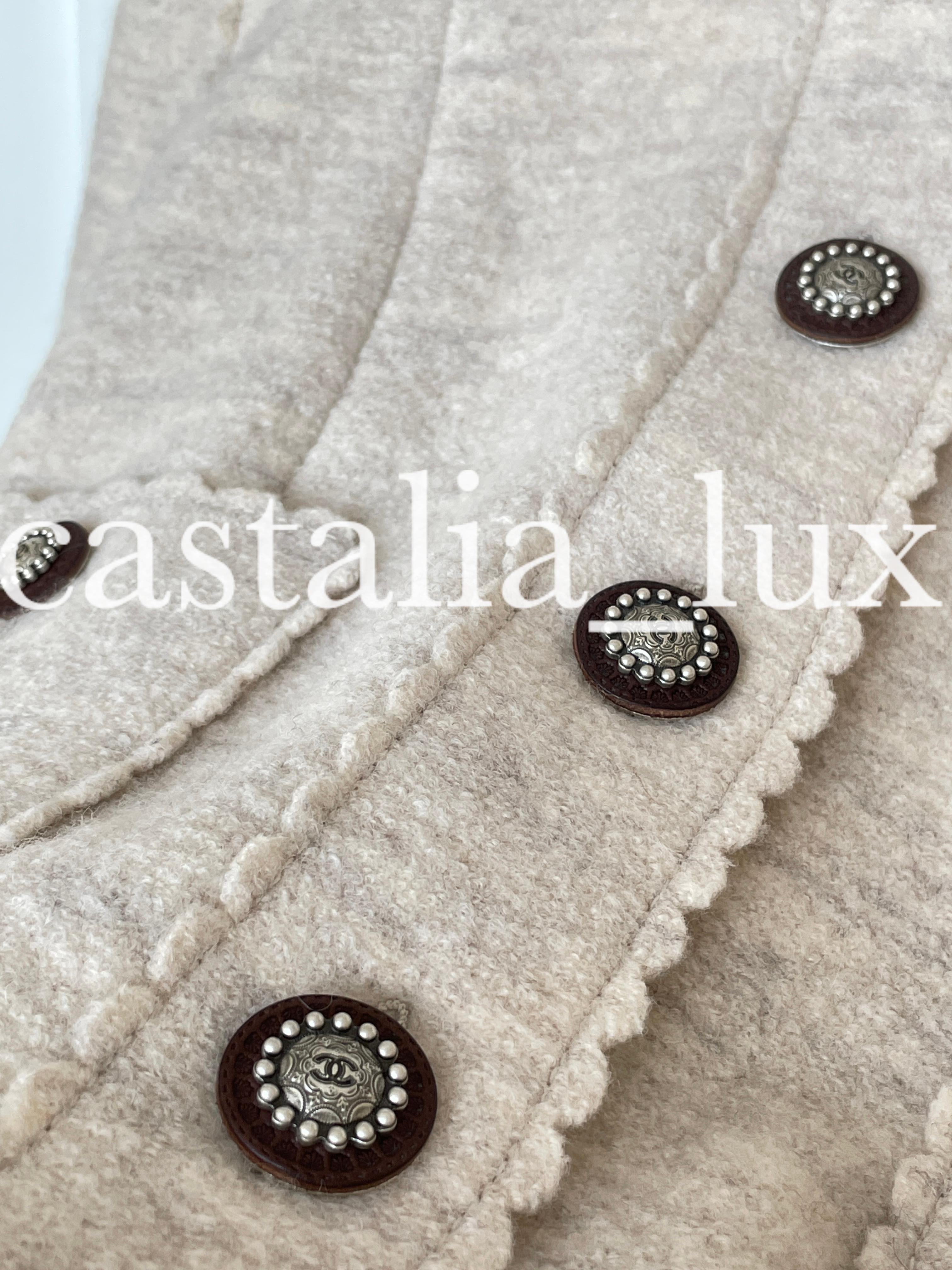 Chanel 9K$ Runway Paris / Dallas Beige Tweed Jacke 36 FR im Angebot 5