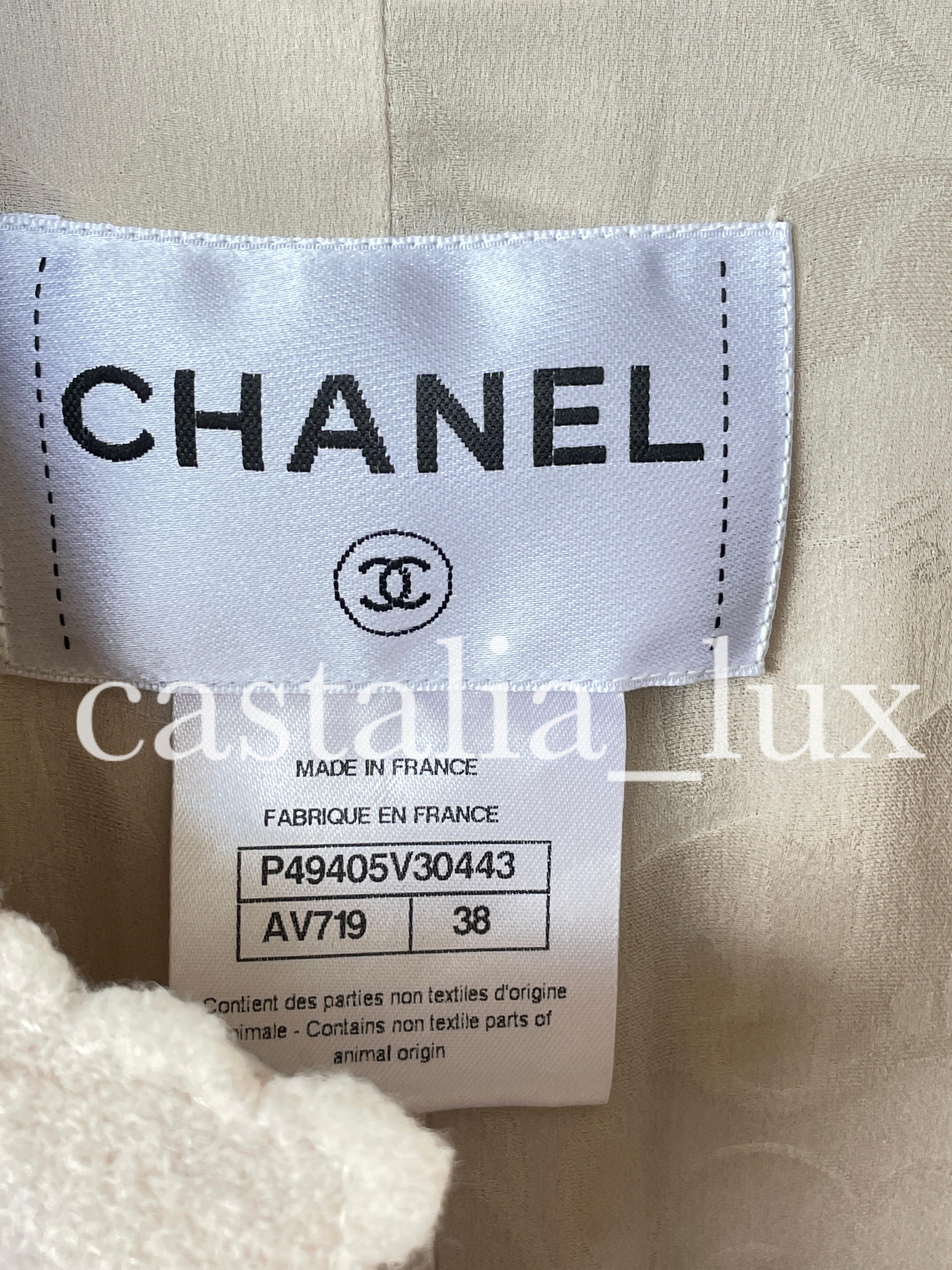 Chanel 9K$ Runway Paris / Dallas Beige Tweed Jacket For Sale 12