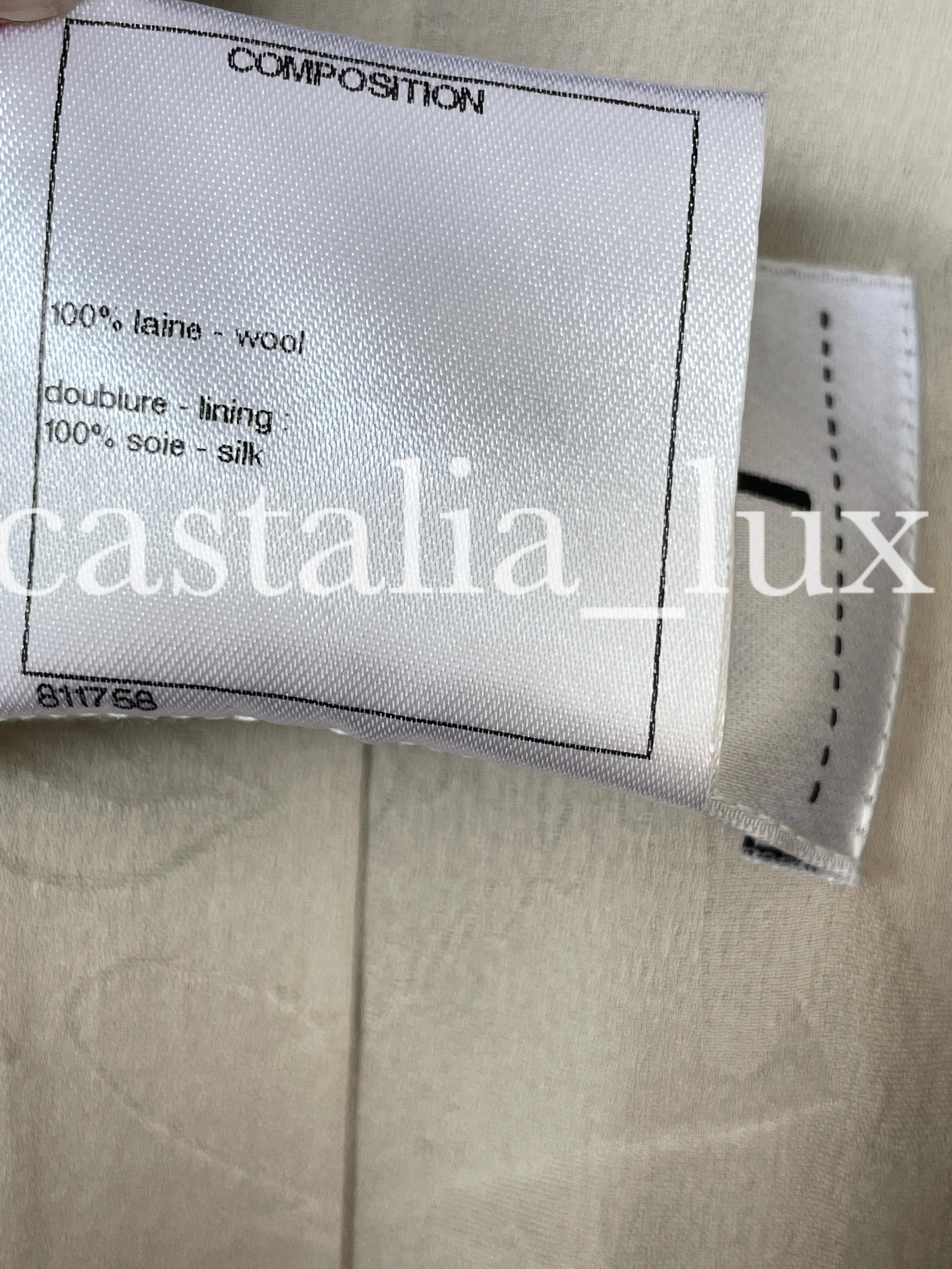 Chanel 9K$ Runway Paris / Dallas Beige Tweed Jacket For Sale 13