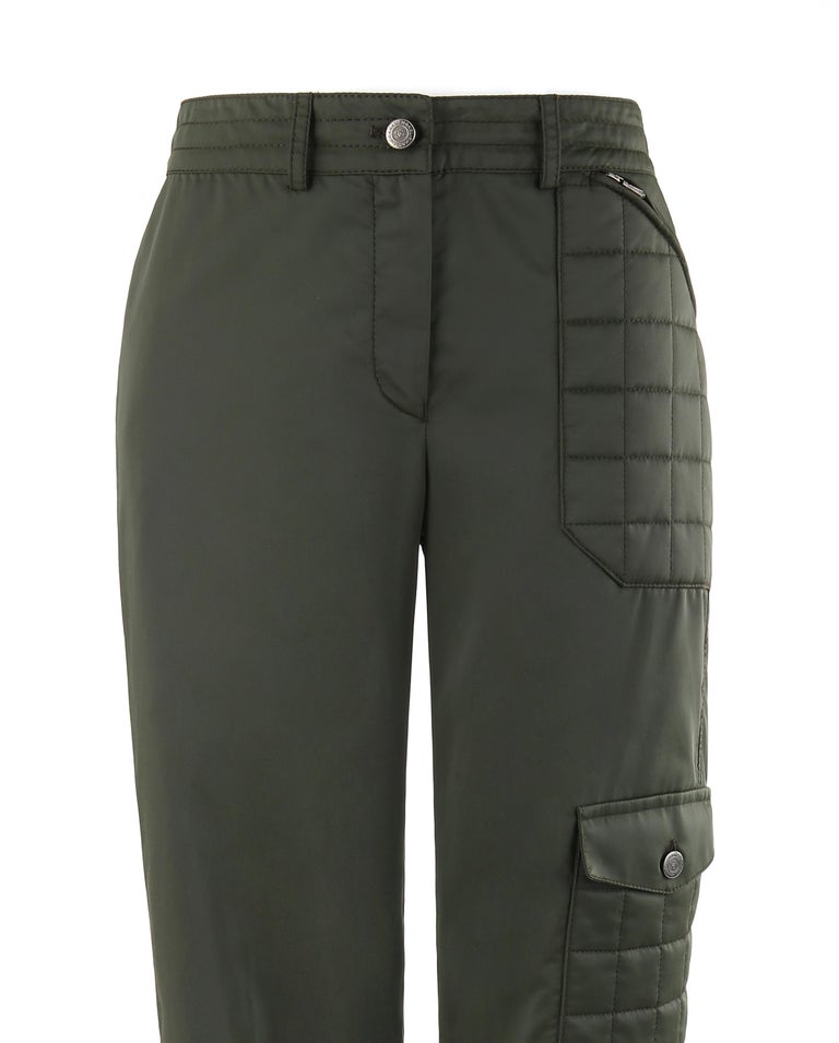 CHANEL A/W 2000 Identification Green Quilted Pocket Detail Drawstring Cargo Pant
 
Brand / Manufacturer: Chanel
Collection: A/W 2000
Designer: Karl Lagerfeld
Style: Cargo pant
Color(s): Green
Lined: No
Marked Fabric Content: “56% Nylon, 38% cotton,