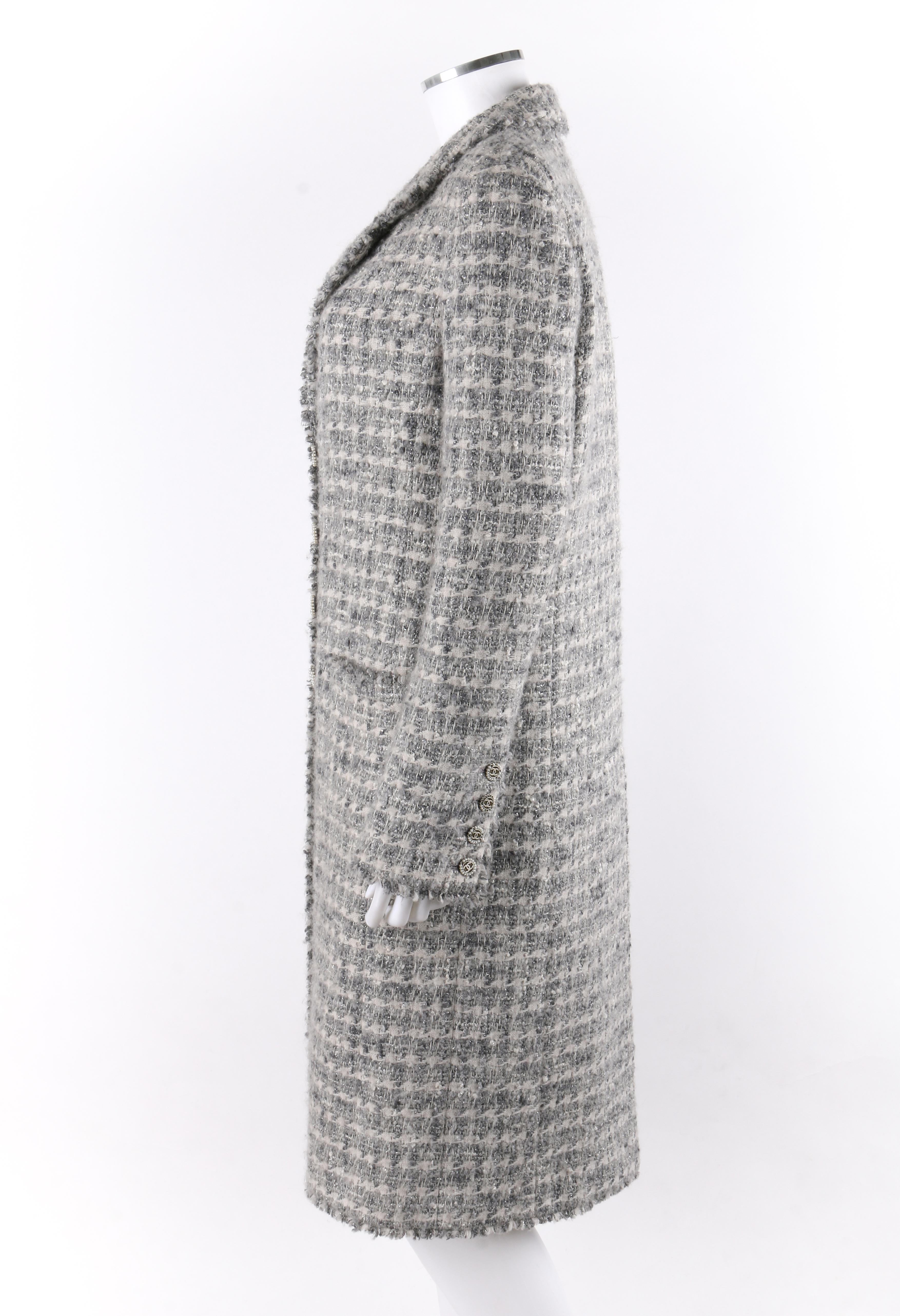 CHANEL A/W 2005 Grey Silver Metallic Classic Fantasy Tweed Boucle Box Coat Pearl In Good Condition In Thiensville, WI