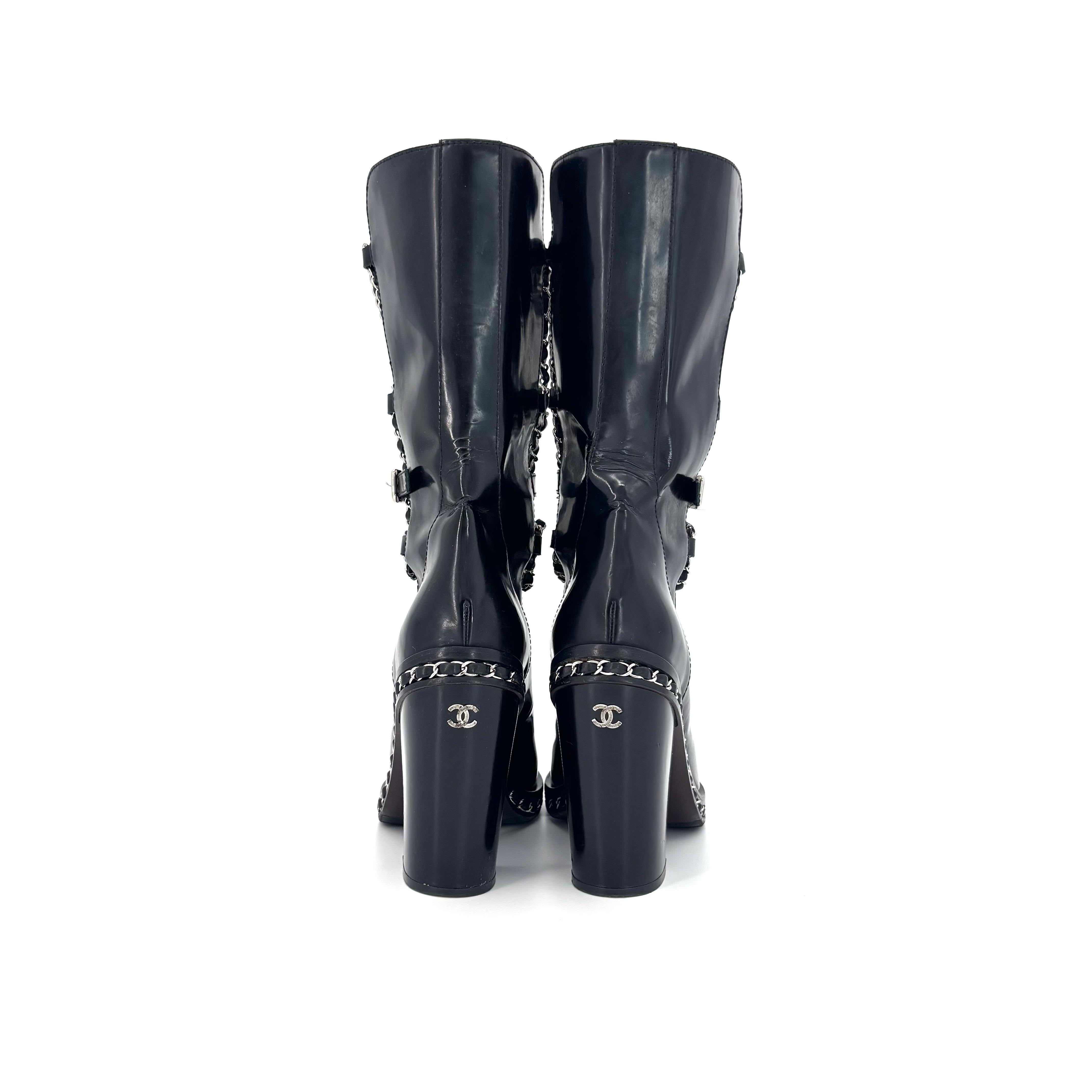 Chanel A/W 2013 Botas de charol negro con cadena Obsession 41EU en Bueno estado para la venta en Mechanicsville, VA