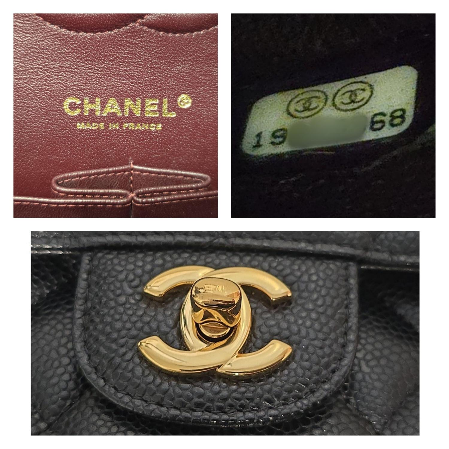 Chanel  A01112 Classic Quilted Caviar Medium Double Flap Bag For Sale 6