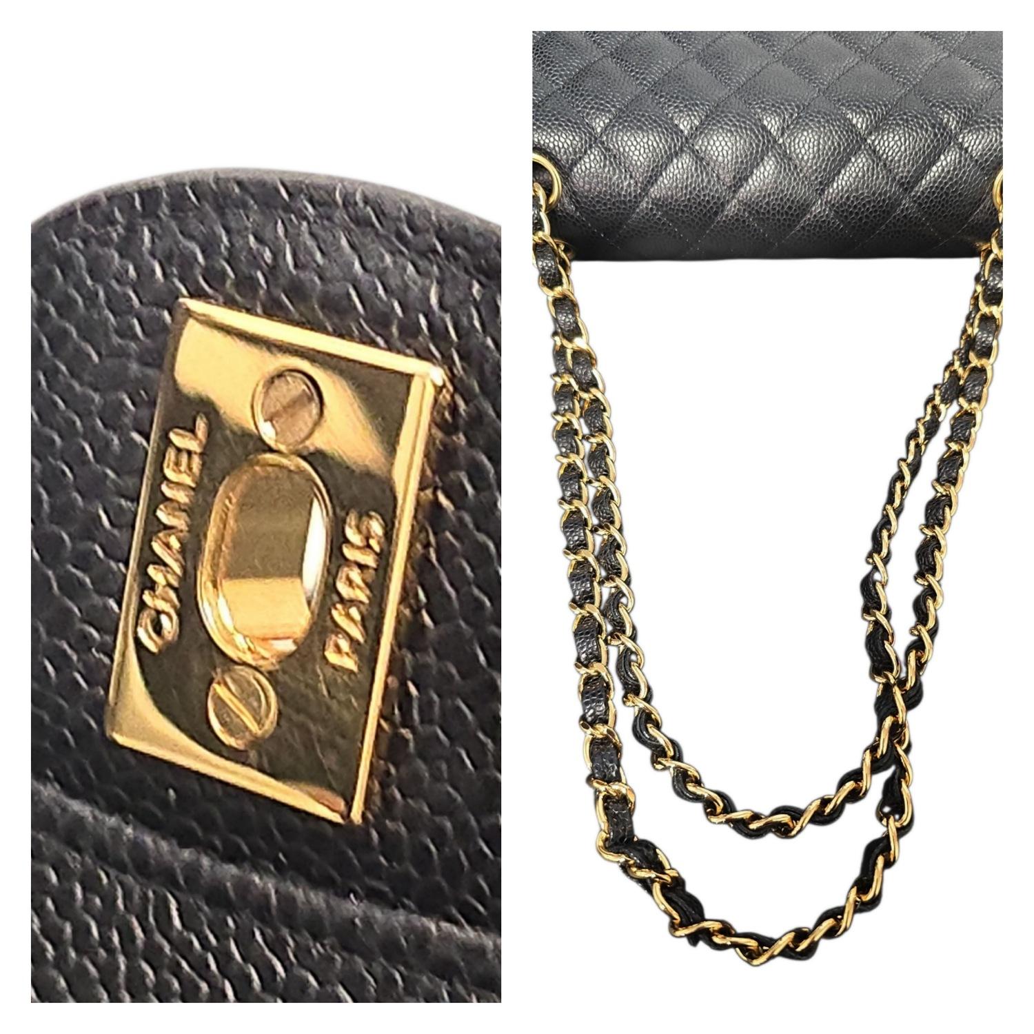Chanel  A01112 Classic Quilted Caviar Medium Double Flap Bag For Sale 7