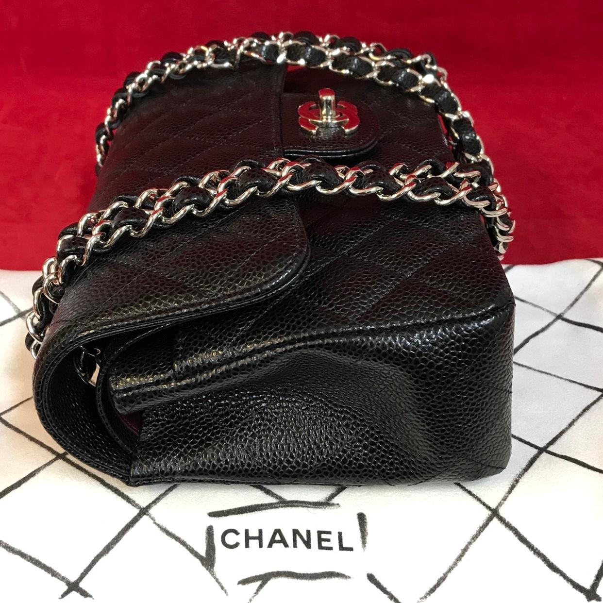 CHANEL A01113 classic double flap bag small shoulder bag quilted caviar 2018 In Excellent Condition For Sale In Berlin, DE