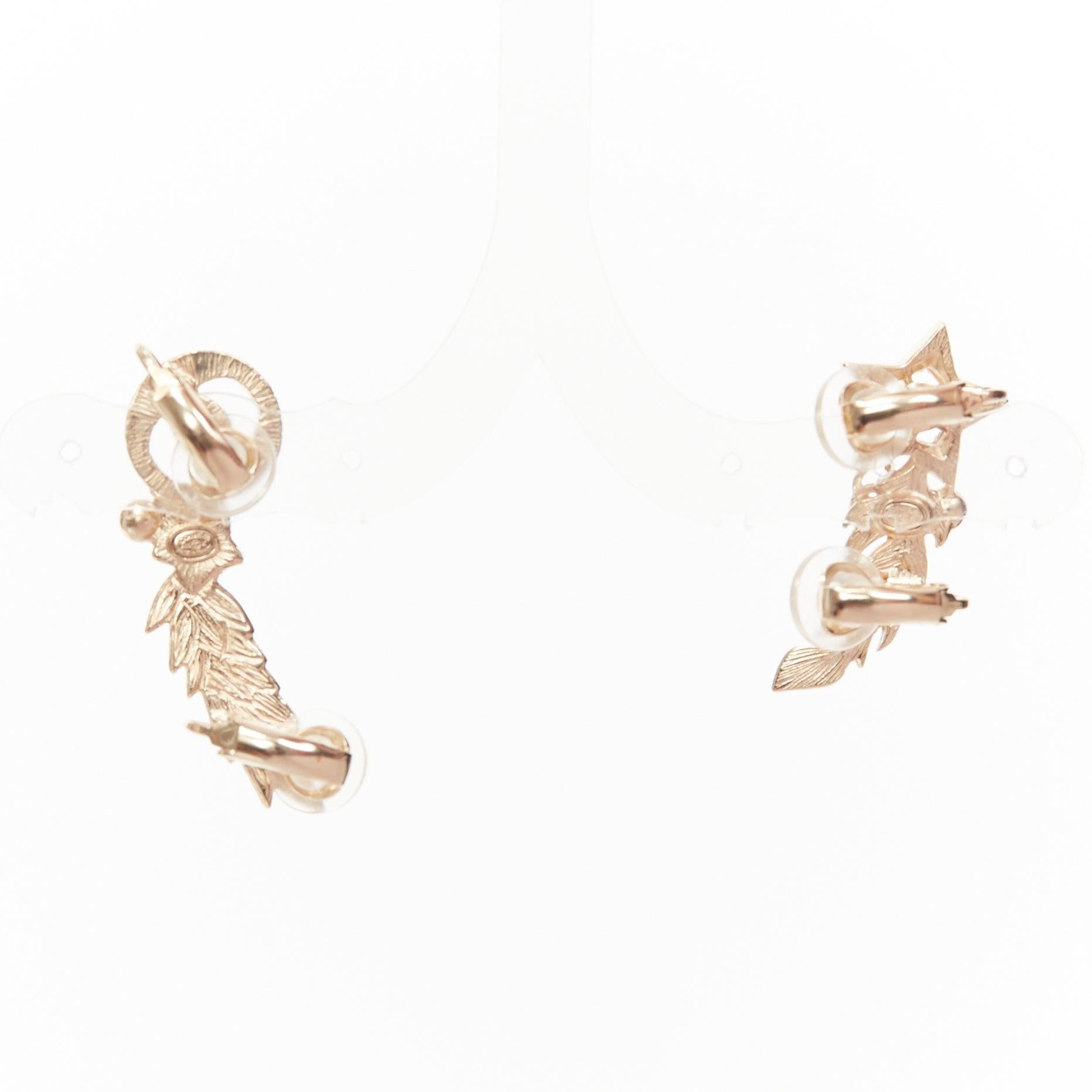 CHANEL A19 Shootting Star gold CC logo irregular clip on earring cuffs Pair In Excellent Condition For Sale In Hong Kong, NT