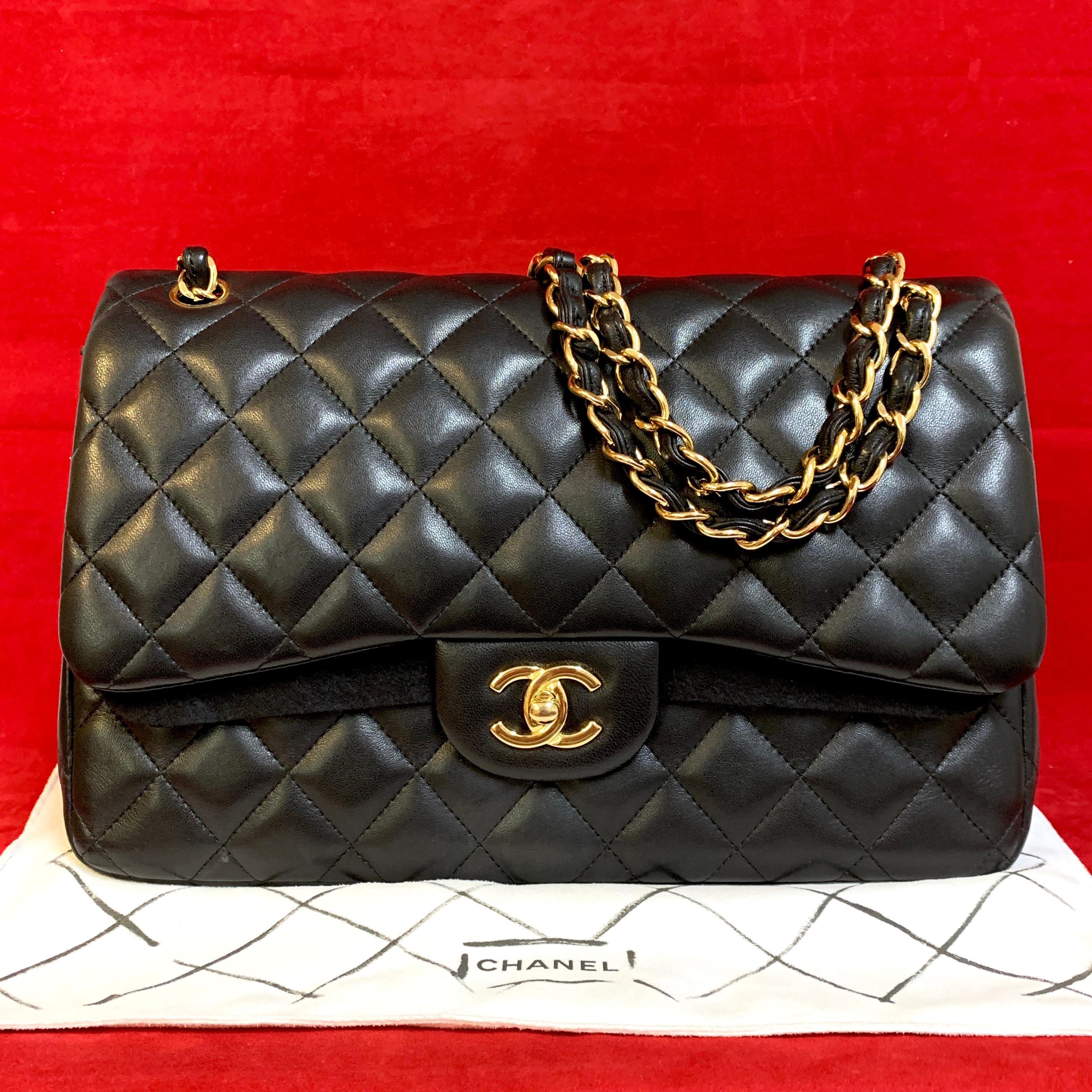 CHANEL classic double flap Bag Jumbo made of black quilted lambskin with gold hardware.
Model number: A58600

The bag is in a very good condition and has minimal signs of use.

The delivery includes:
- Chanel double flap bag Jumbo
- Dustbag
-