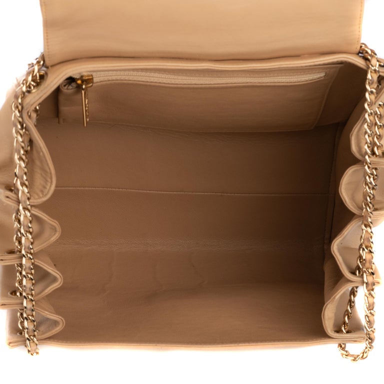 Chanel accordion Beige Lamb leather Shoulder Bag For Sale at 1stdibs