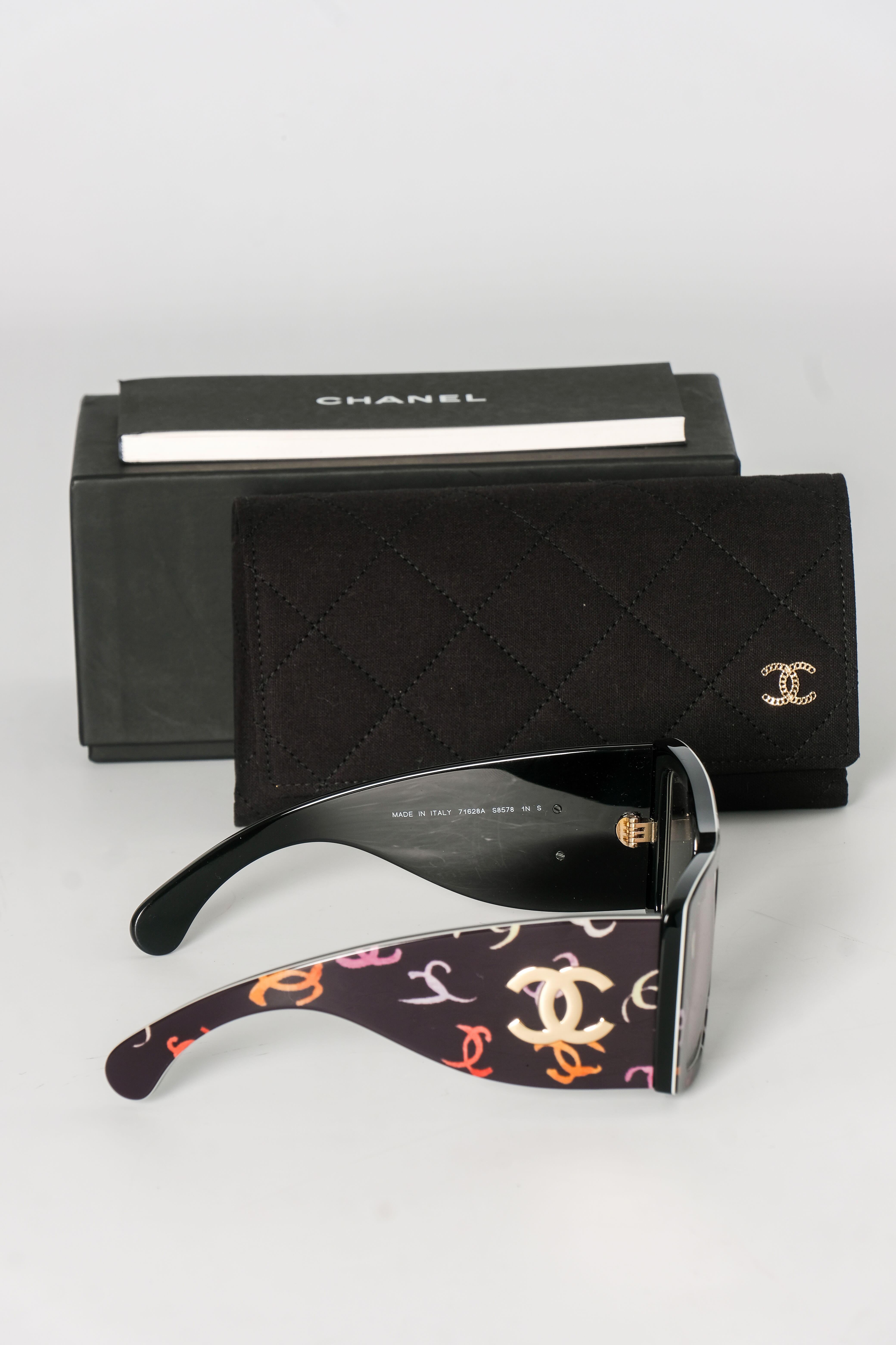 Chanel Acetate CC Multicolored Logos Square Sunglasses In Excellent Condition For Sale In Montreal, Quebec