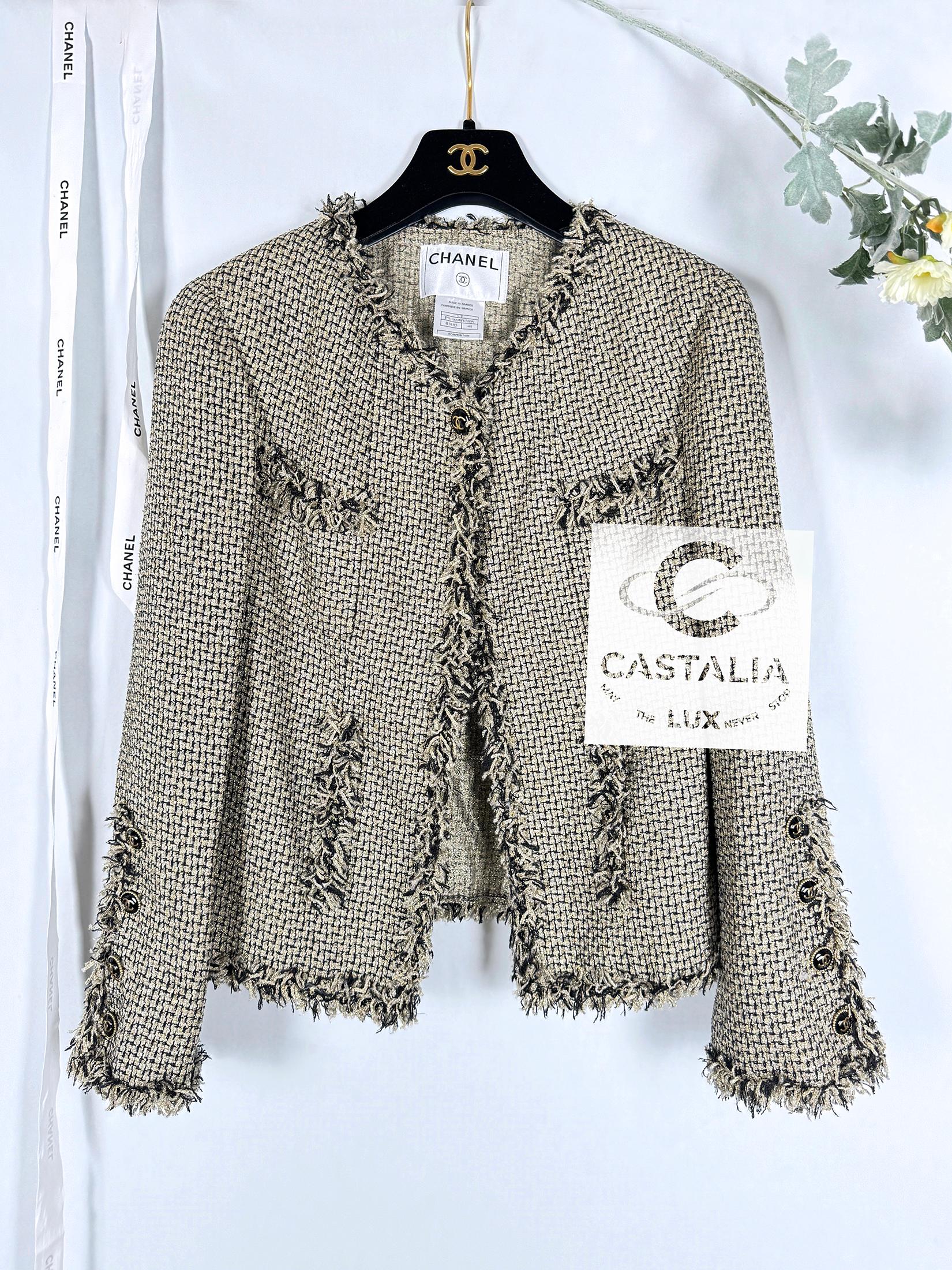 Chanel Ad Campaign Schimmernde Tweed-Jacke 38 FR im Angebot 1